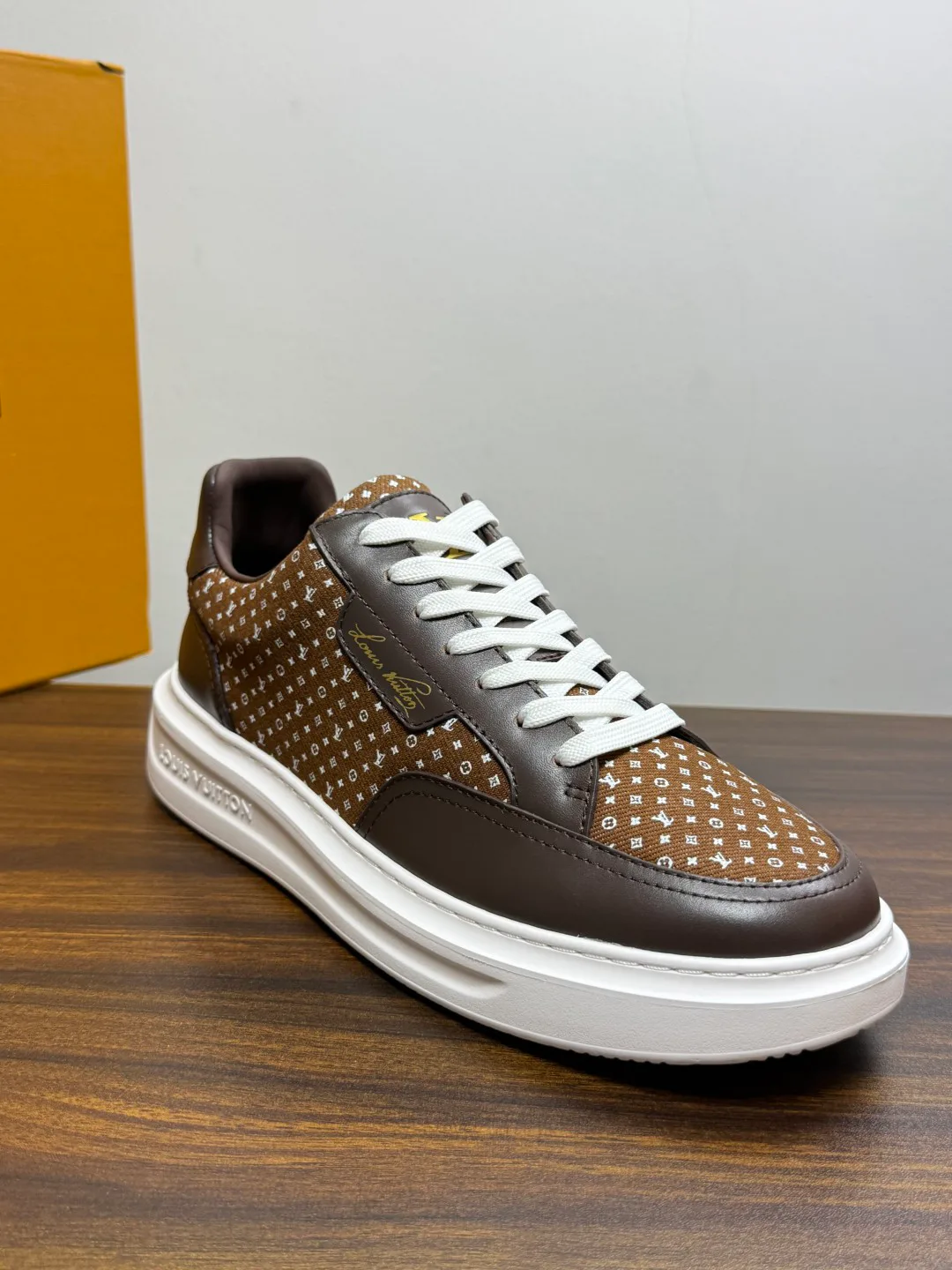 Кроссовки Мужские Louis Vuitton 19623458