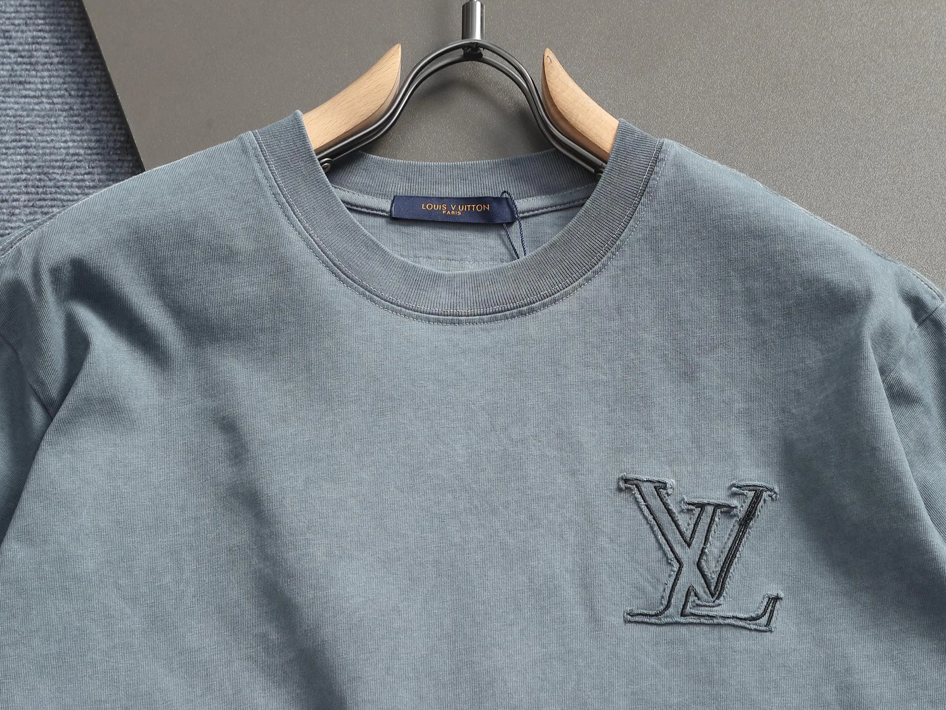 Футболки Женские Louis Vuitton 5405537