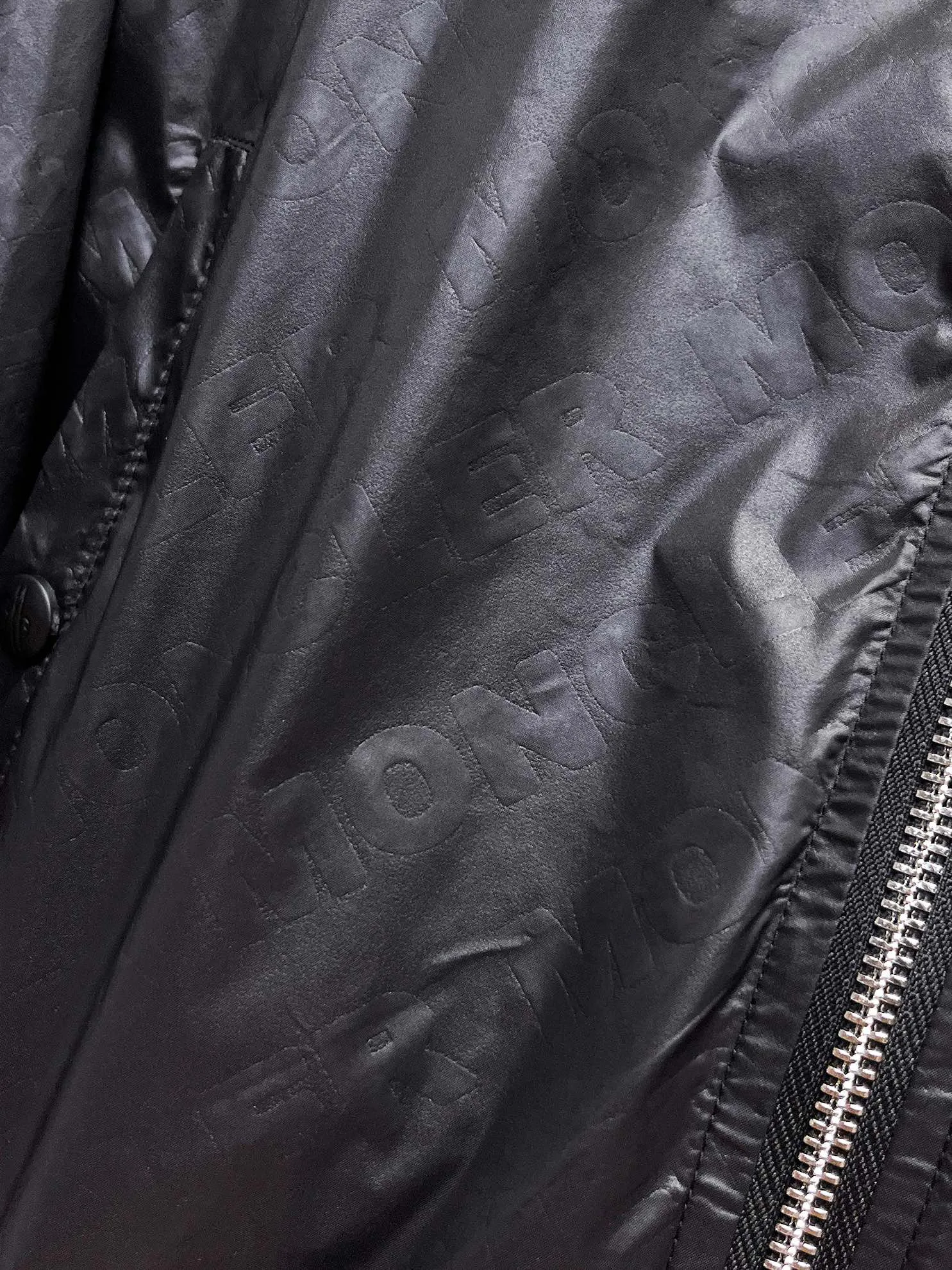 Куртки И Пуховики Мужские Moncler 18197236
