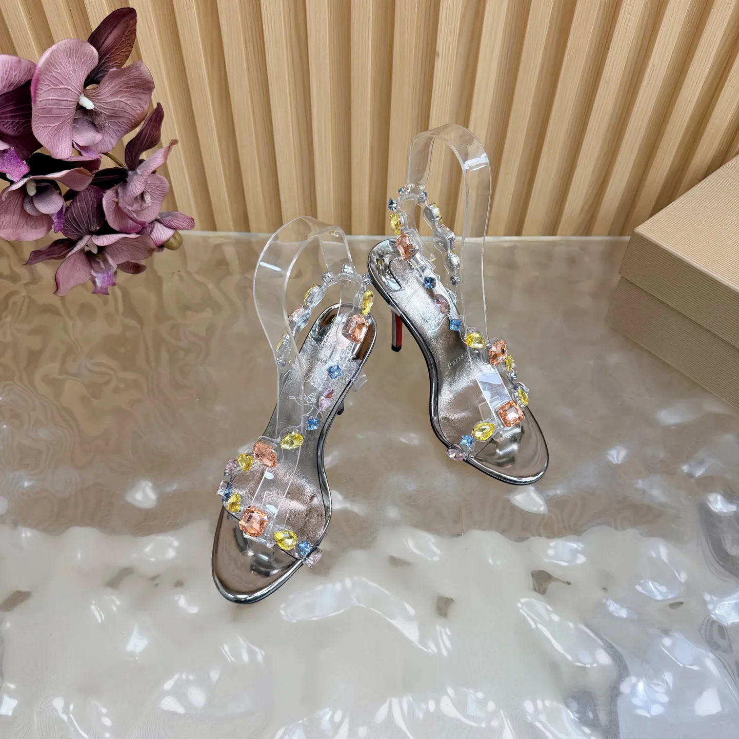 Босоножки Женские Christian Louboutin 9396017