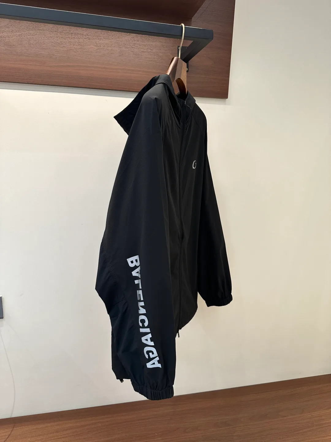 Куртки И Пуховики Женские Balenciaga 12192879