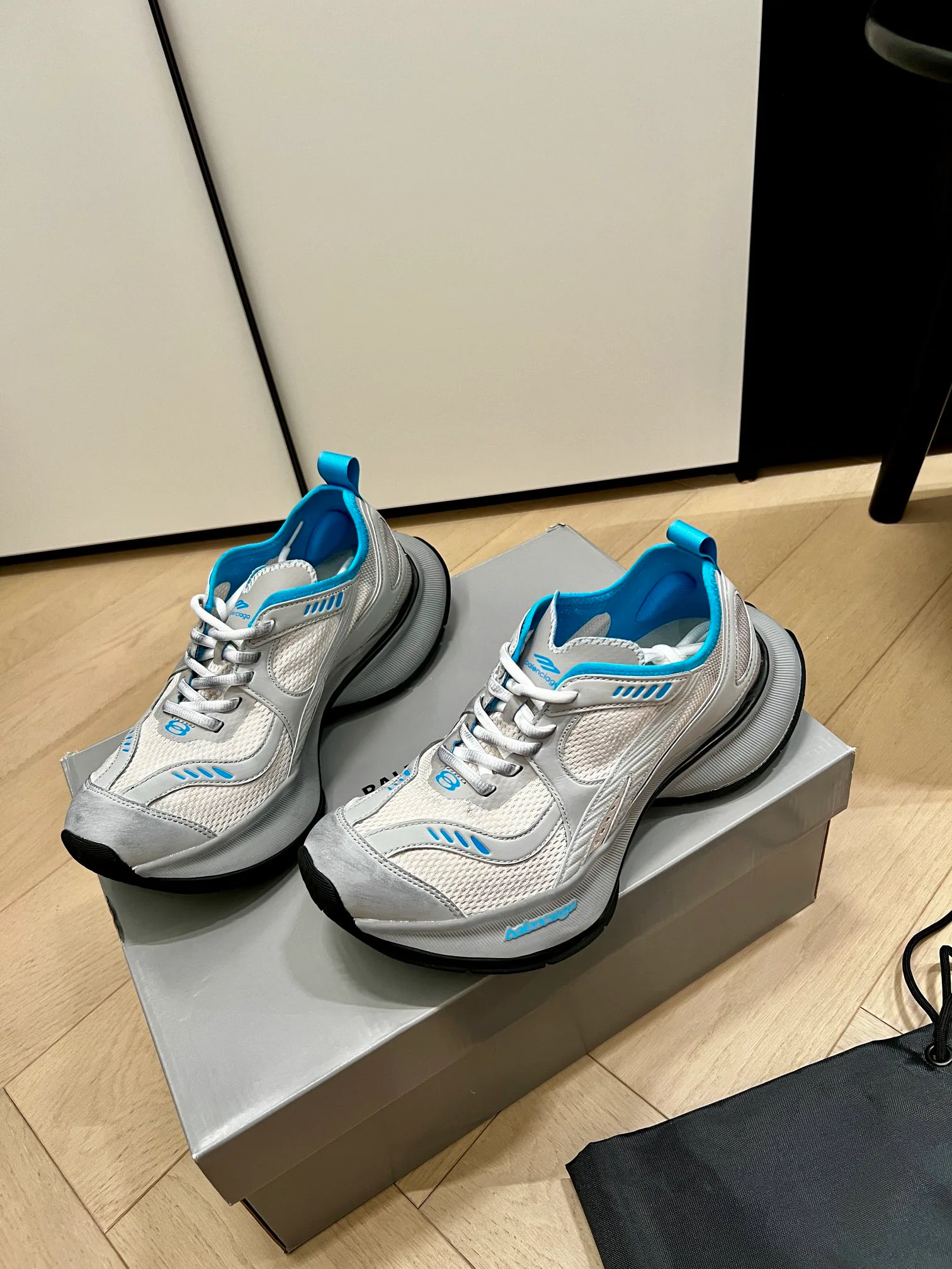 Кроссовки Женские Balenciaga 165314