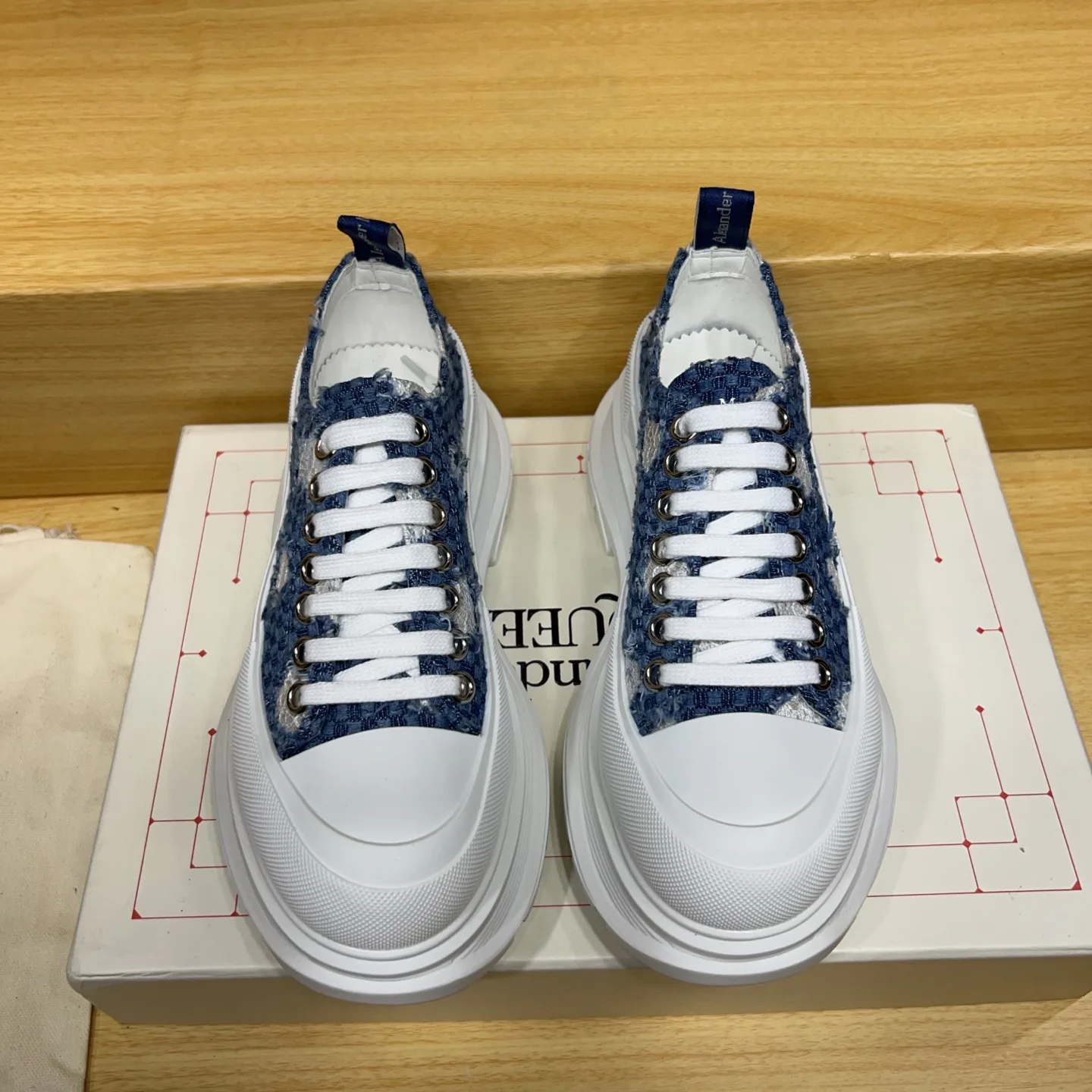 Кроссовки Женские Alexander Mcqueen 17545166