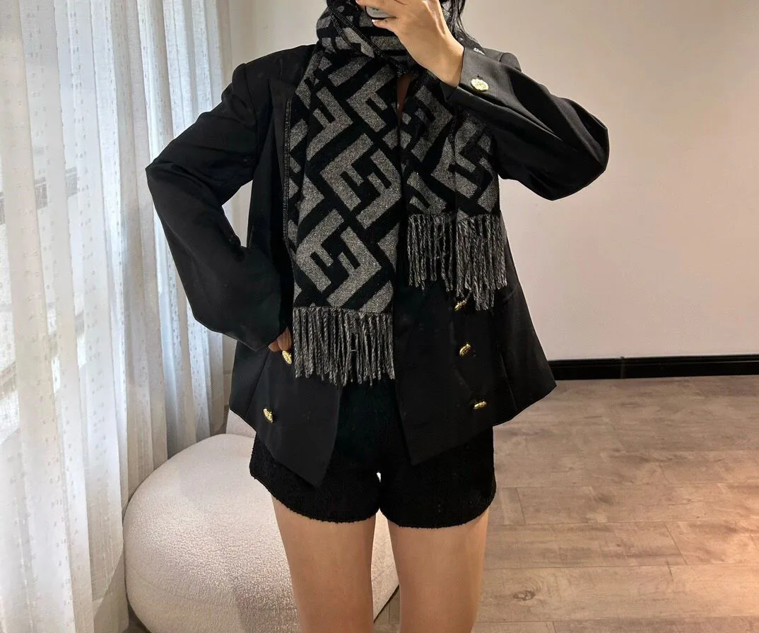 Шарфы Fendi 2396