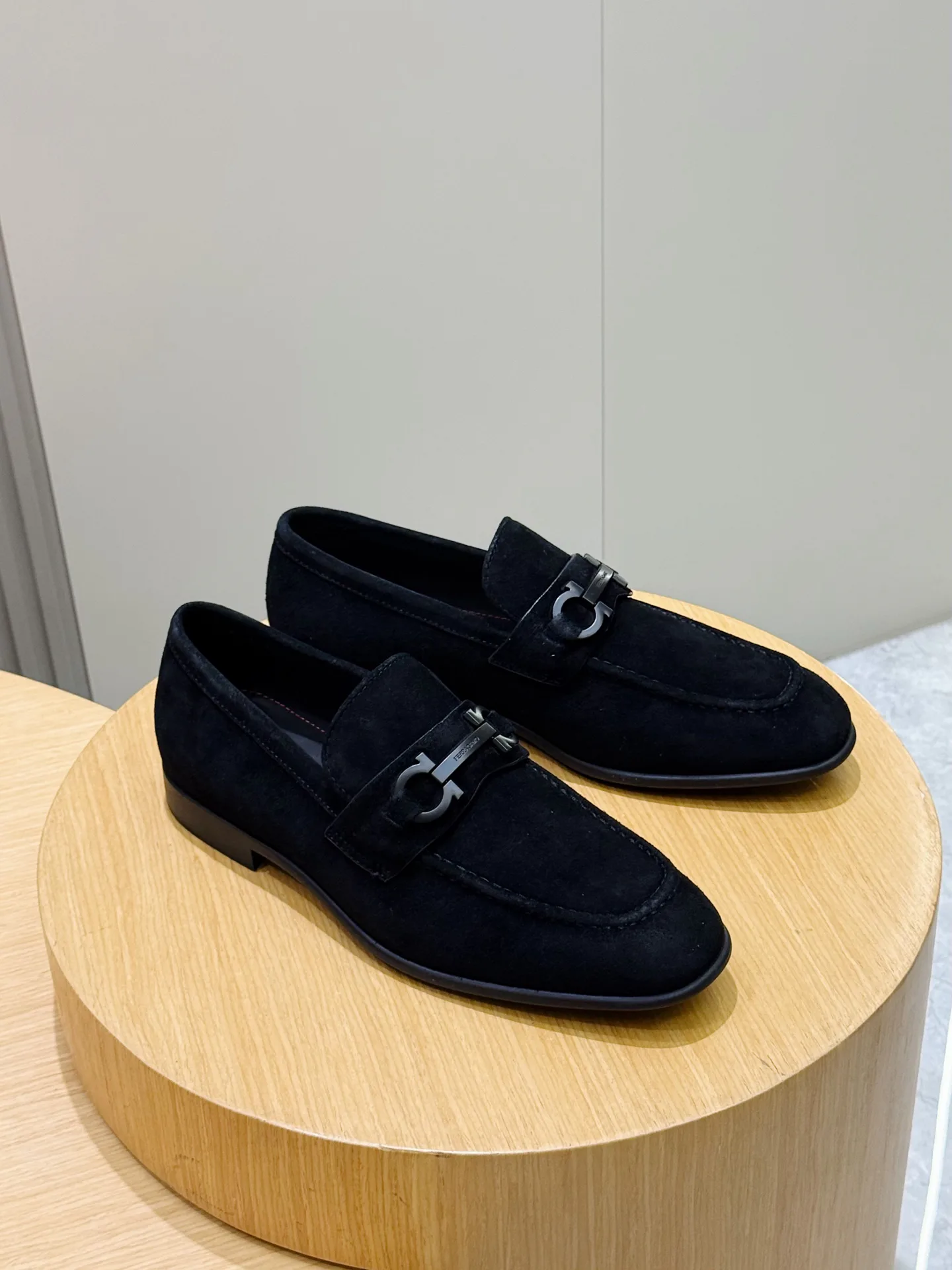 Лоферы И Туфли Мужские Salvatore Ferragamo 18101485