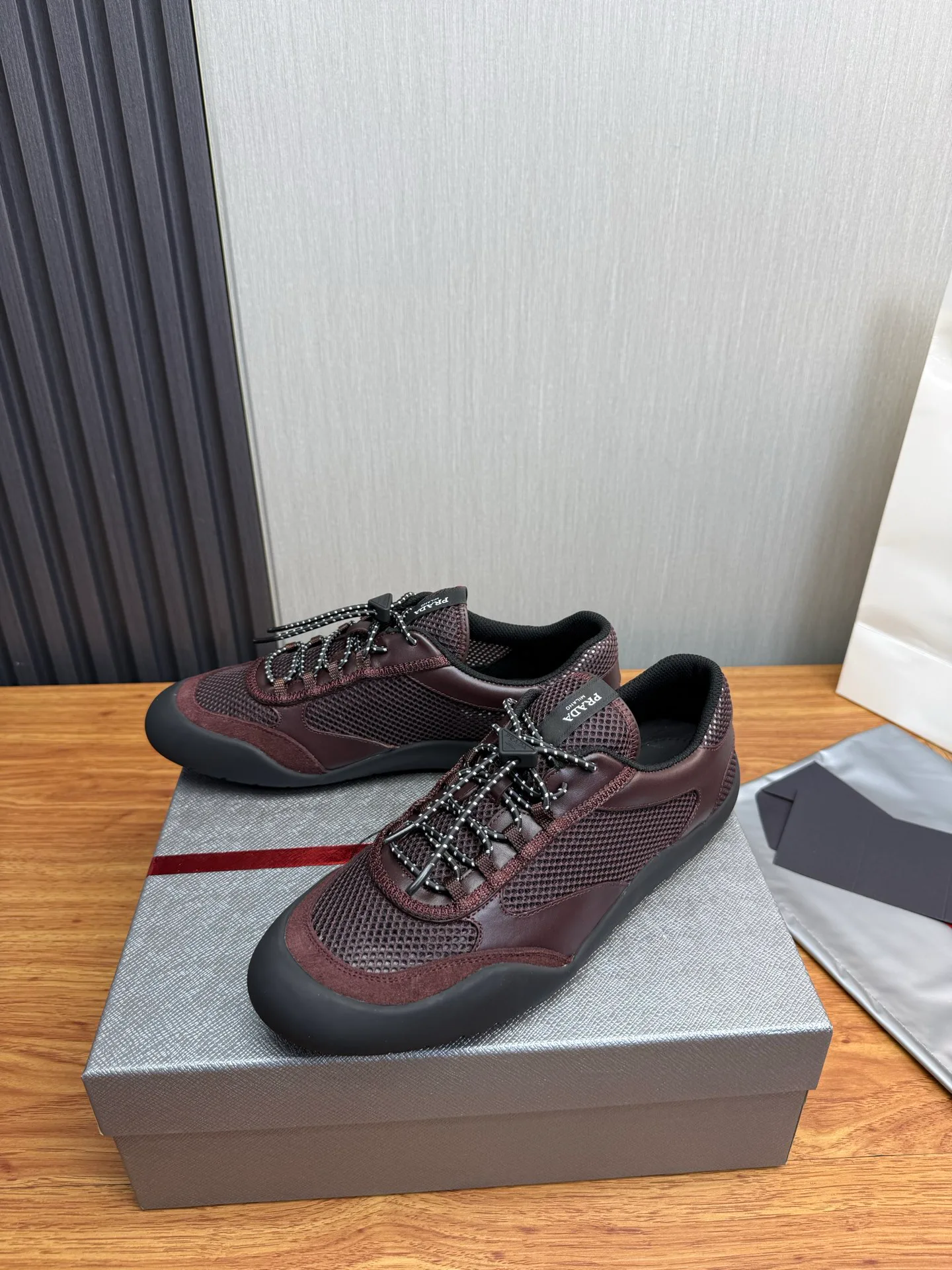 Кроссовки Мужские Prada 13537329