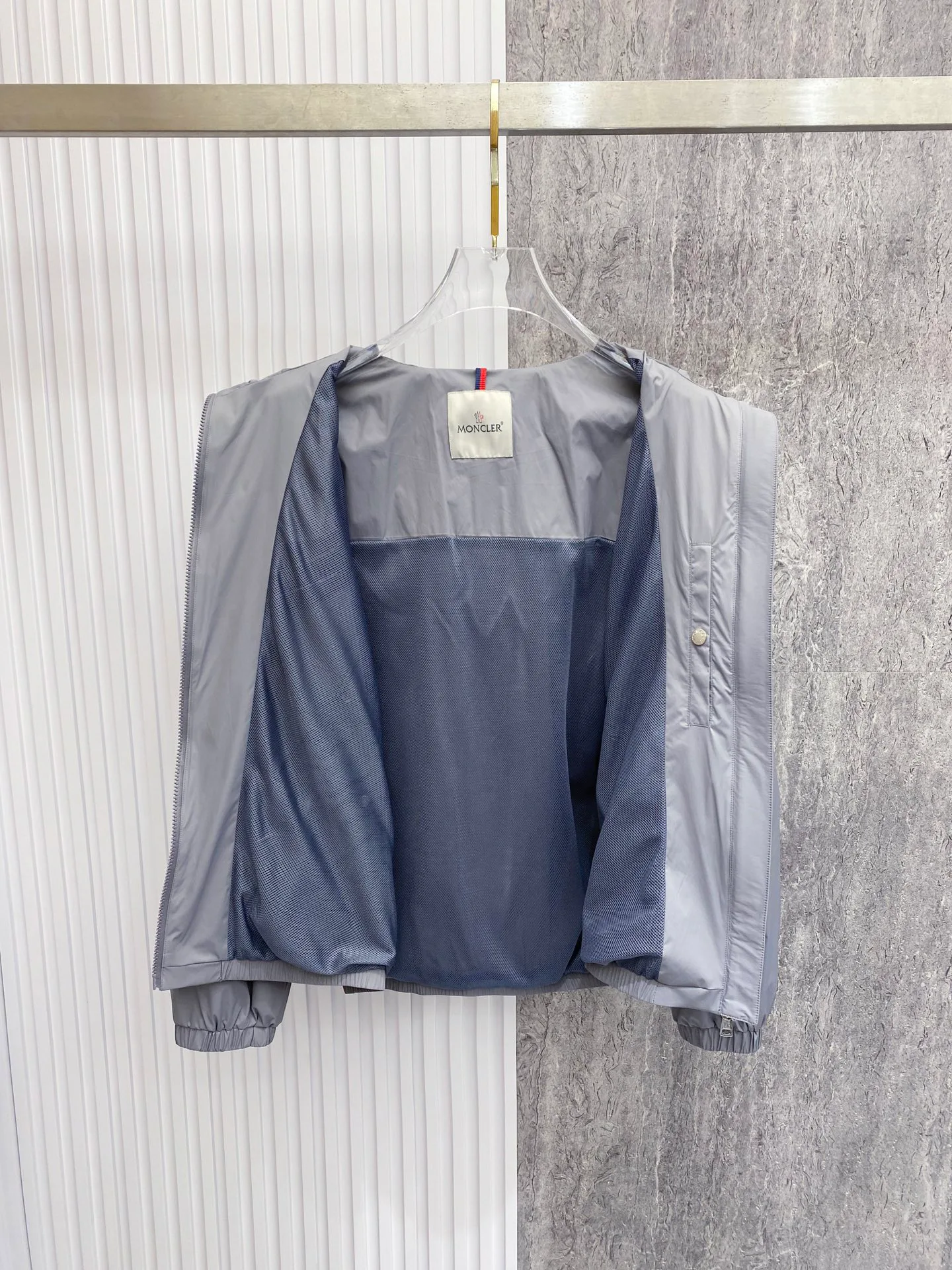 Куртки И Пуховики Мужские Moncler 5023404