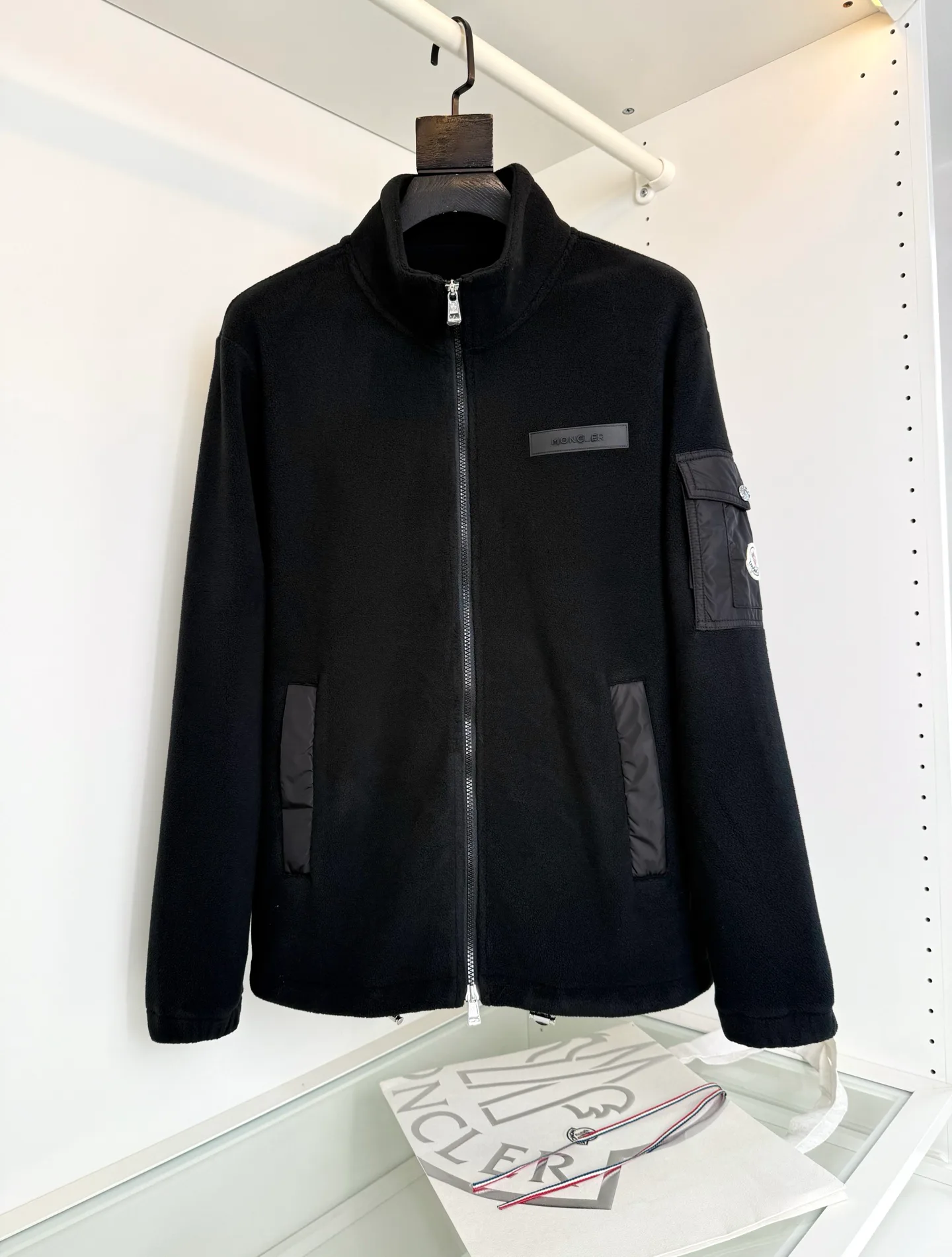 Куртки И Пуховики Мужские Moncler 18244518