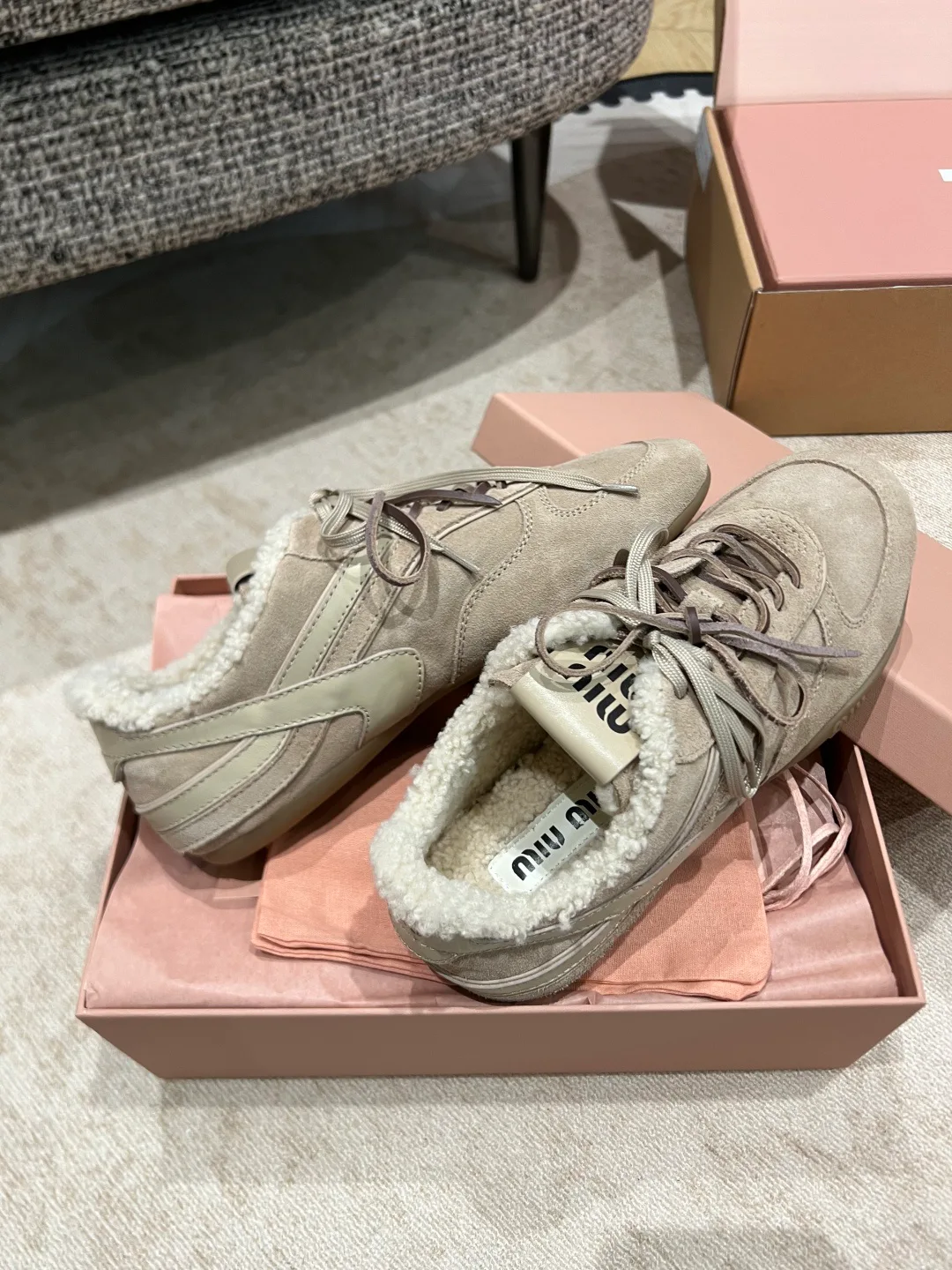 Кроссовки Женские Miu Miu 18592406