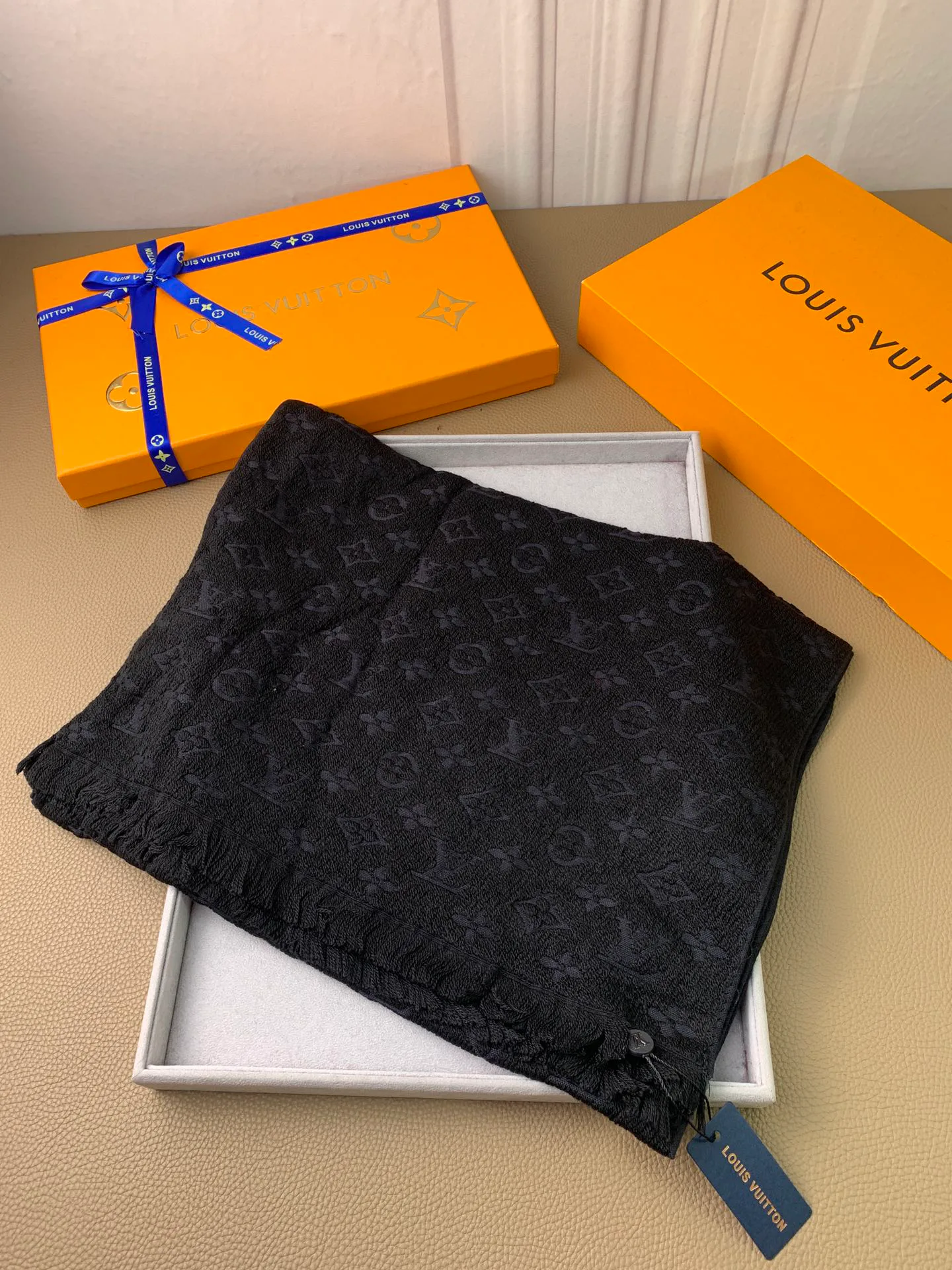 Шарфы Louis Vuitton 18525765