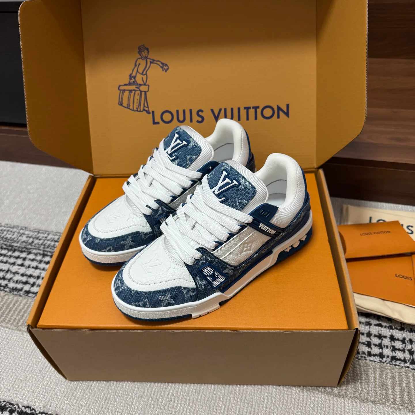 Кроссовки Женские Louis Vuitton 1546764