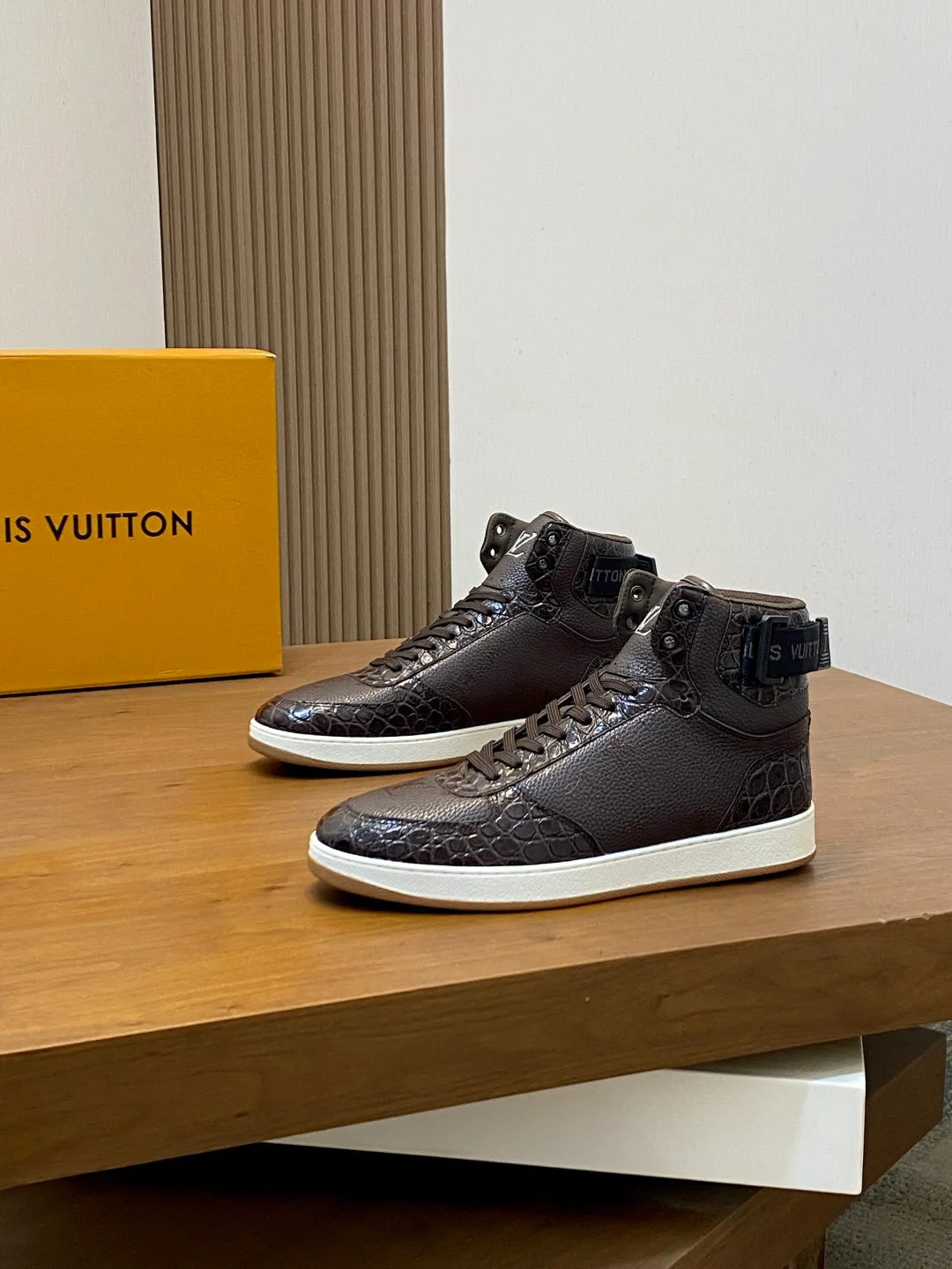 Кроссовки Мужские Louis Vuitton 18265102