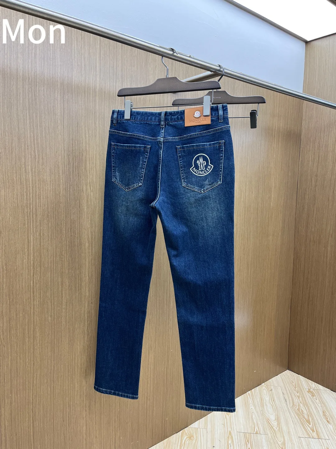 Джинсы Мужские Moncler 18244078