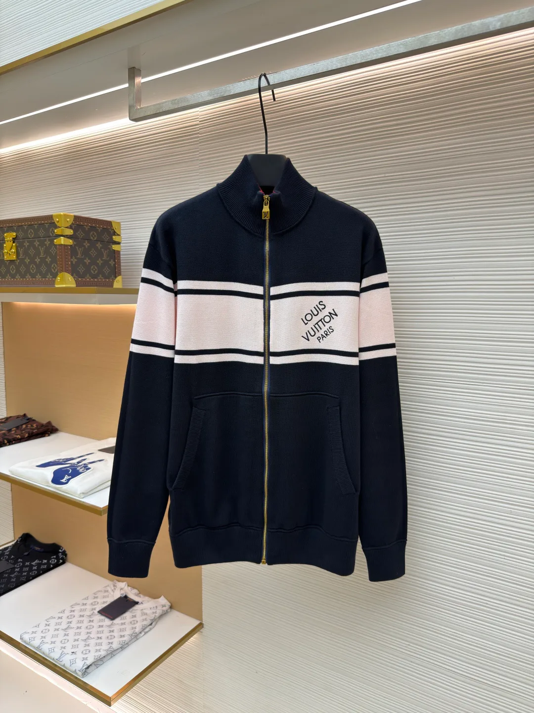 Куртки И Пуховики Мужские Louis Vuitton 17933377
