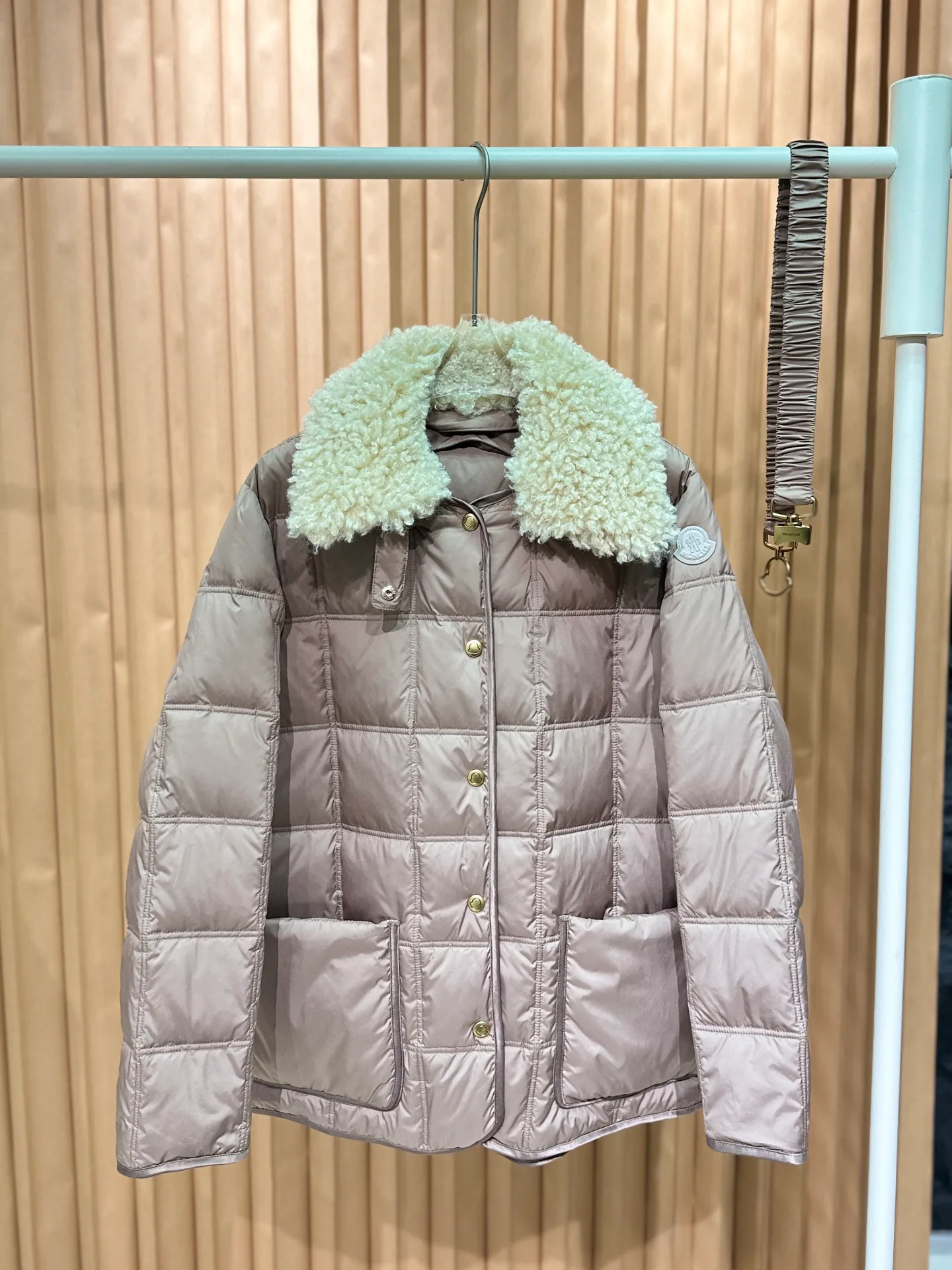 Куртки И Пуховики Женские Moncler 19167911