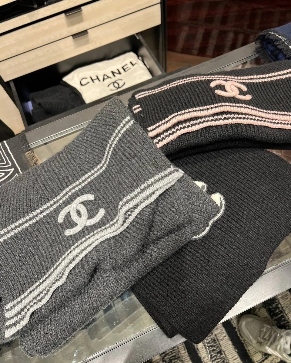 Шарфы Chanel 18427053
