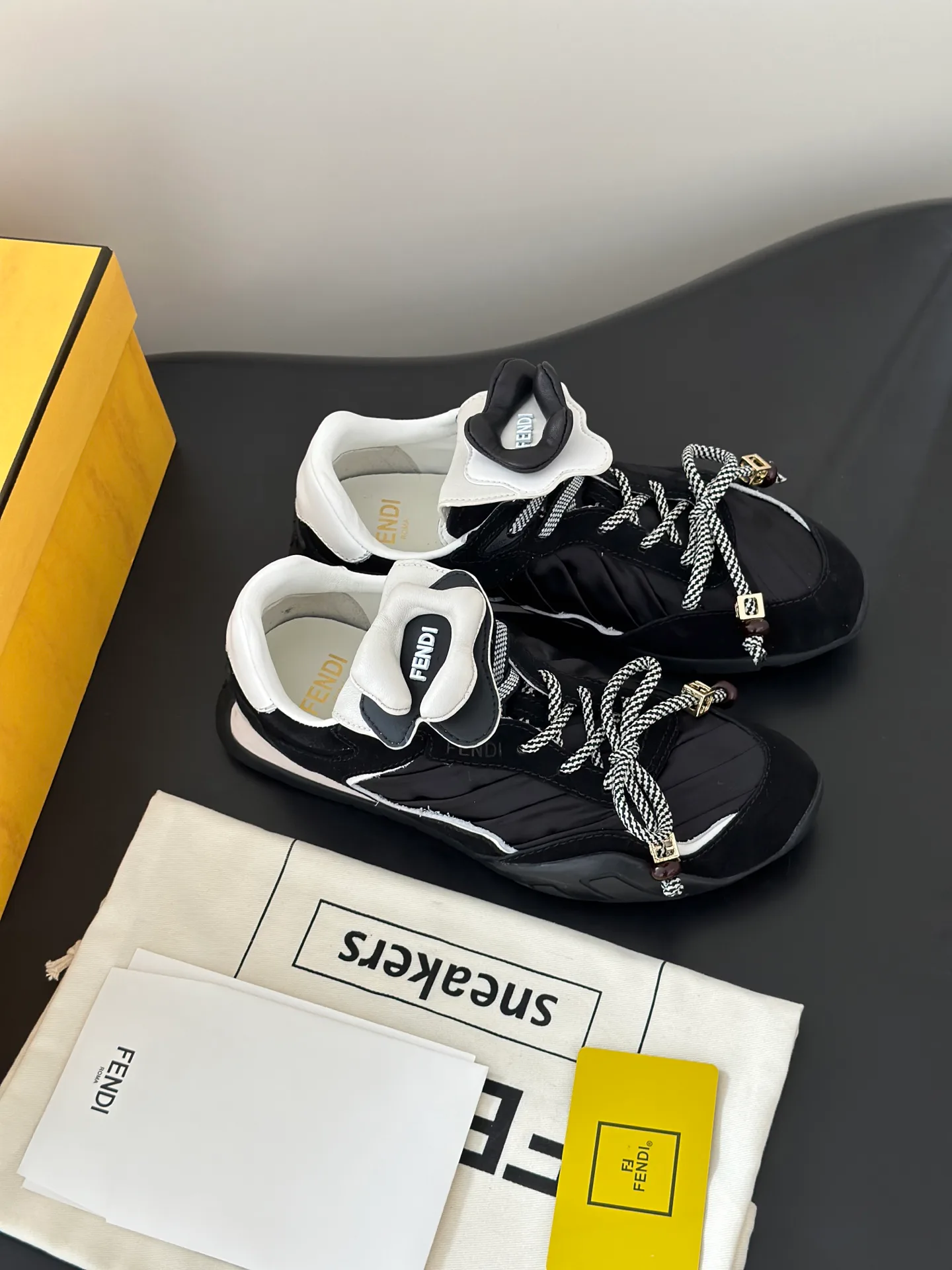 Кроссовки Женские Fendi 11886720