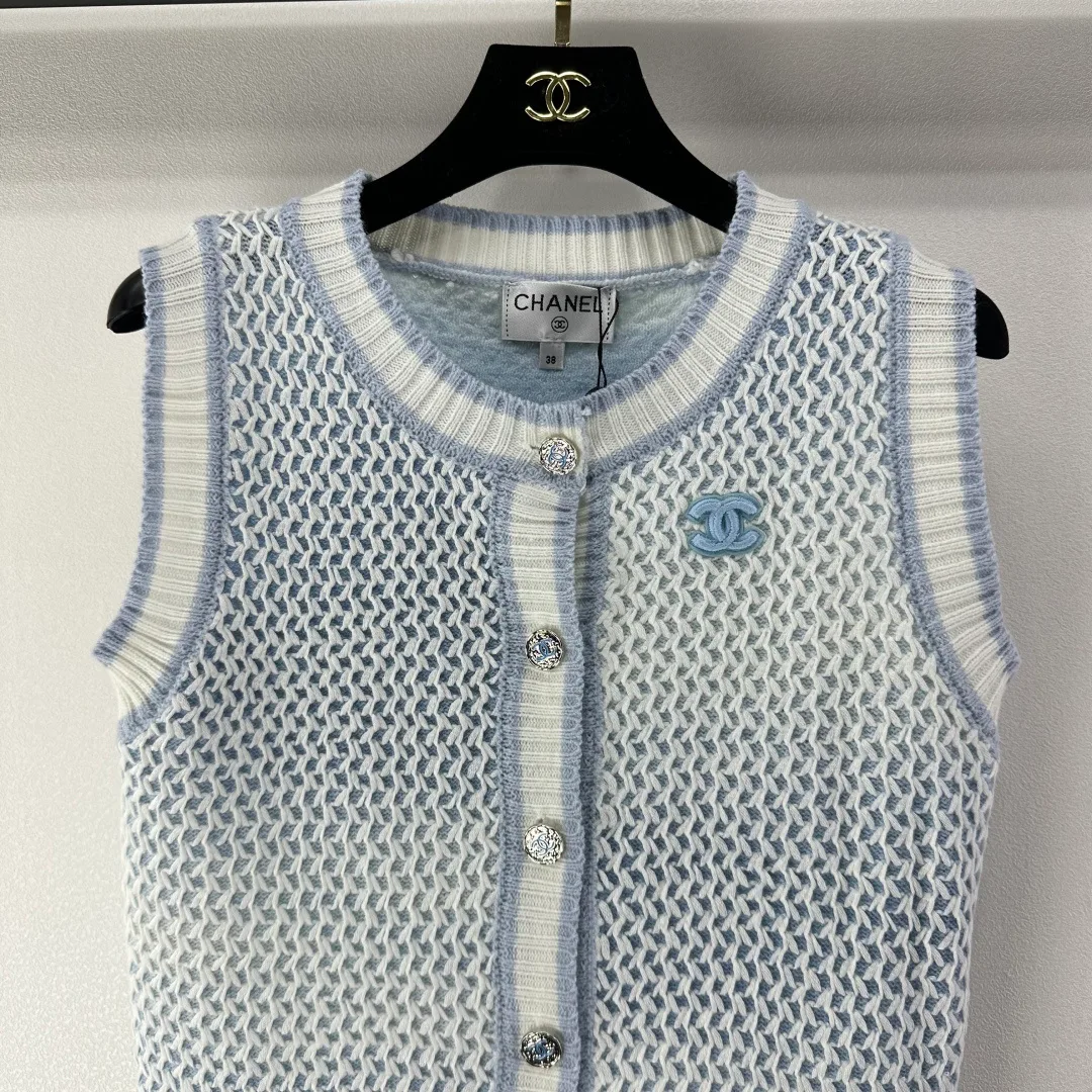 Жилеты Женские Chanel 11342852