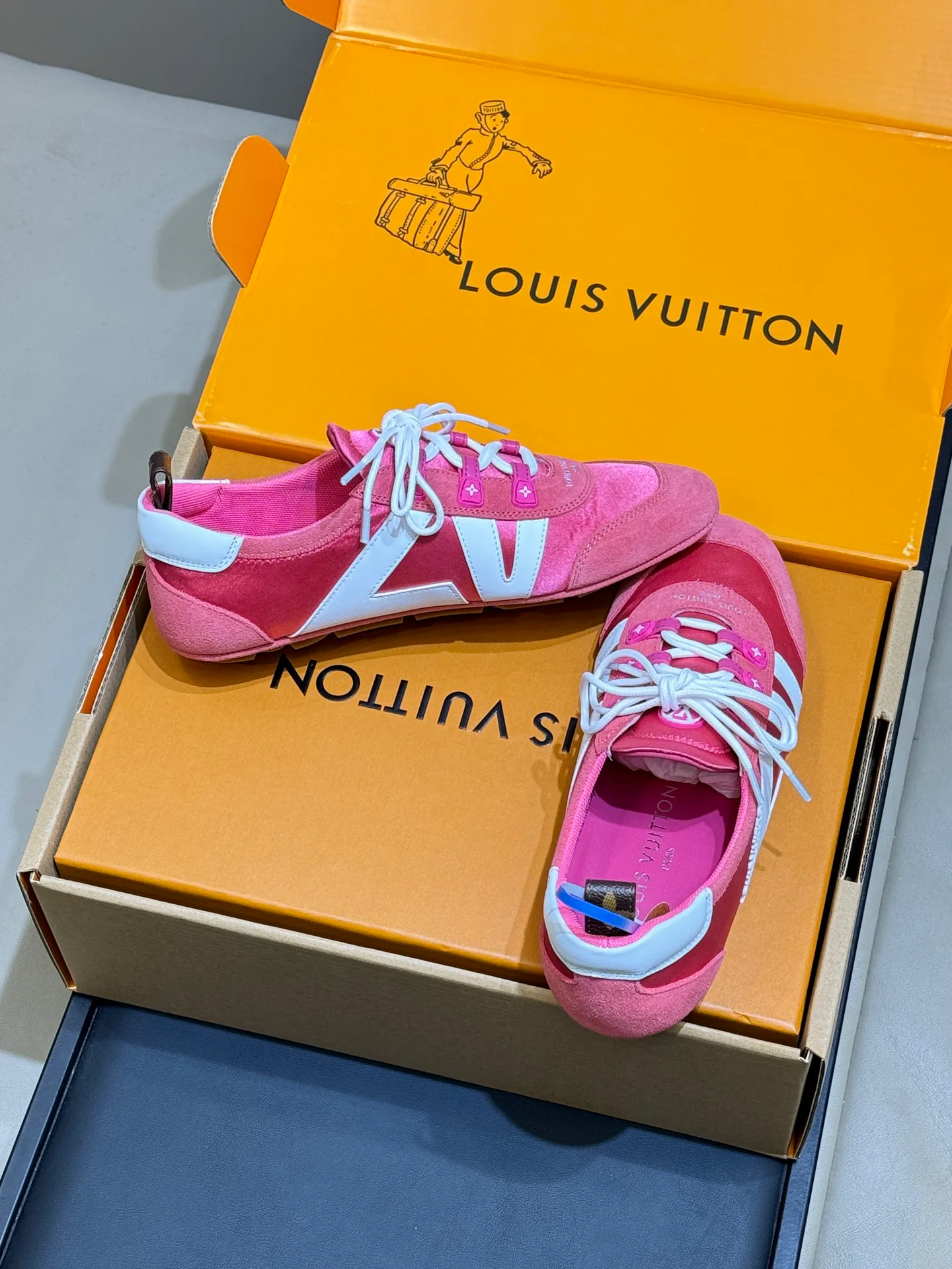 Кроссовки Женские Louis Vuitton 11269991