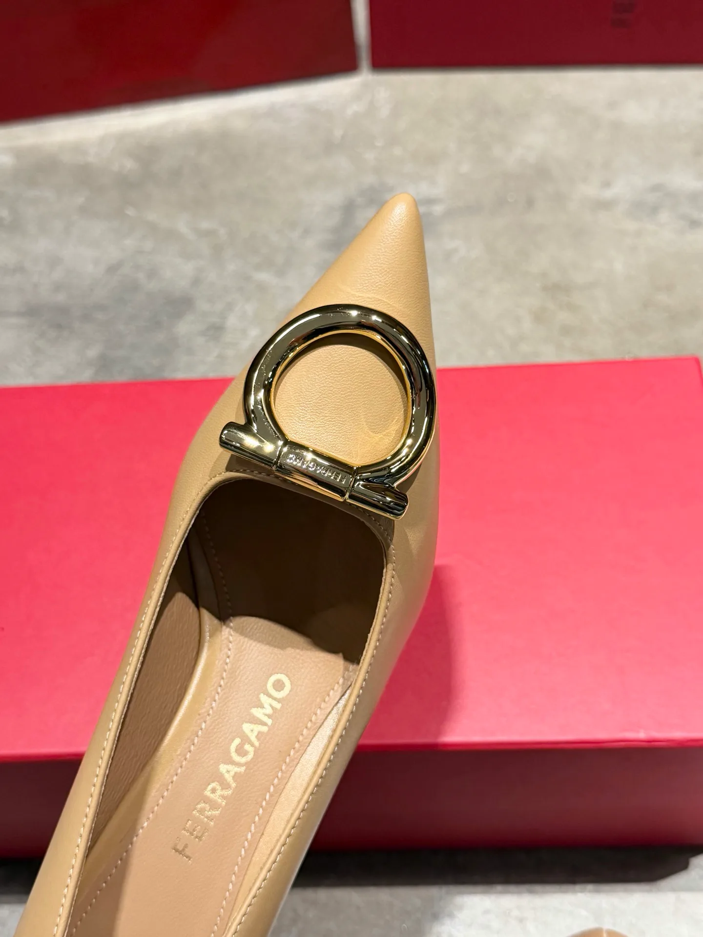 Туфли Женские Salvatore Ferragamo 17897968