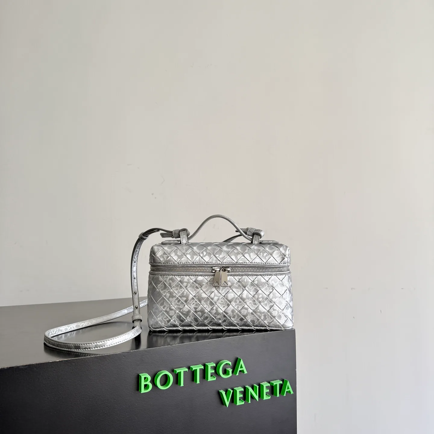 Сумки На Ремне Женские Bottega Veneta 5047740
