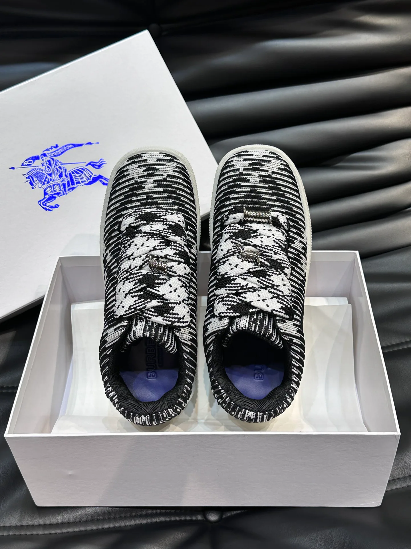 Кроссовки Женские Burberry 18744099