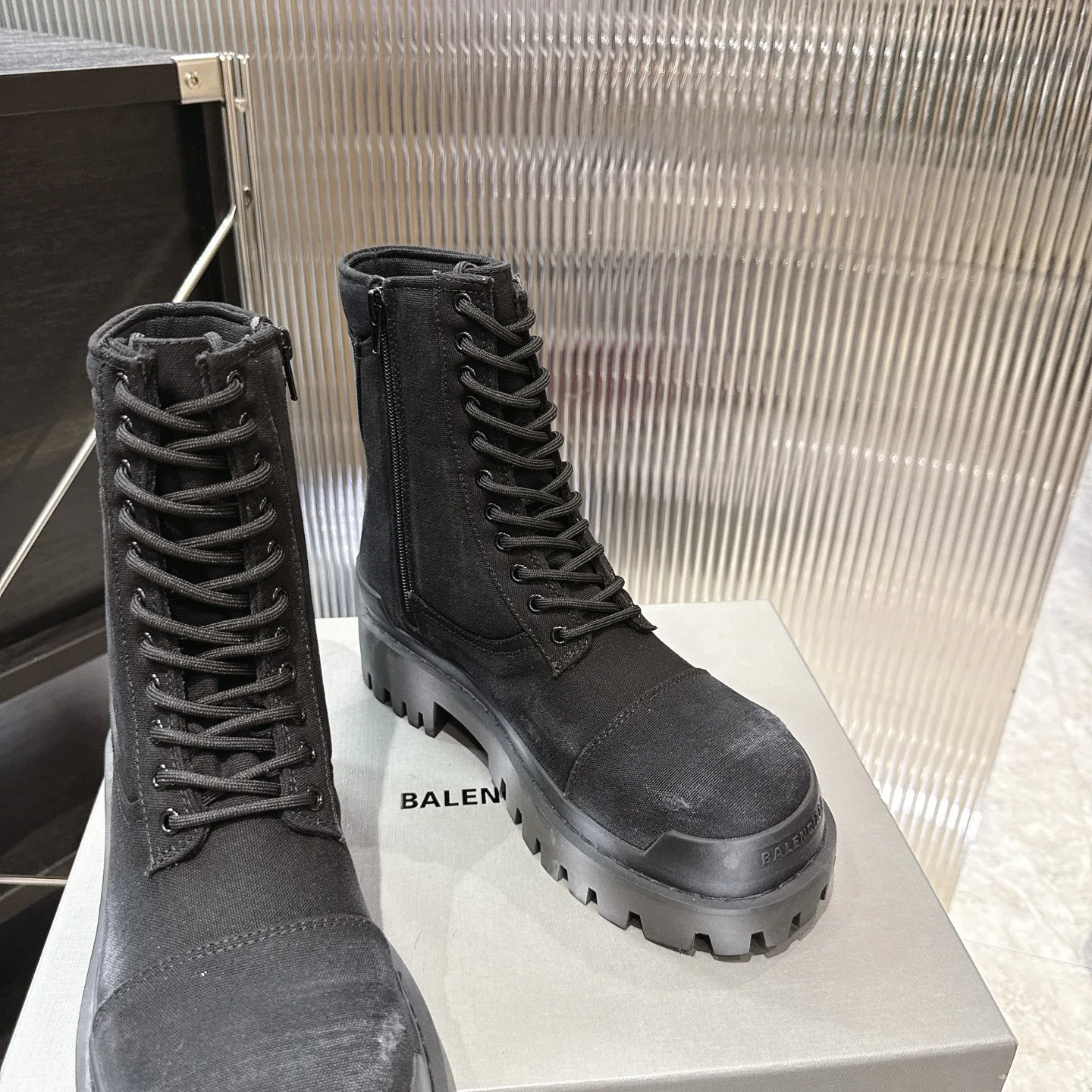 Ботинки Мужские Balenciaga 18598037
