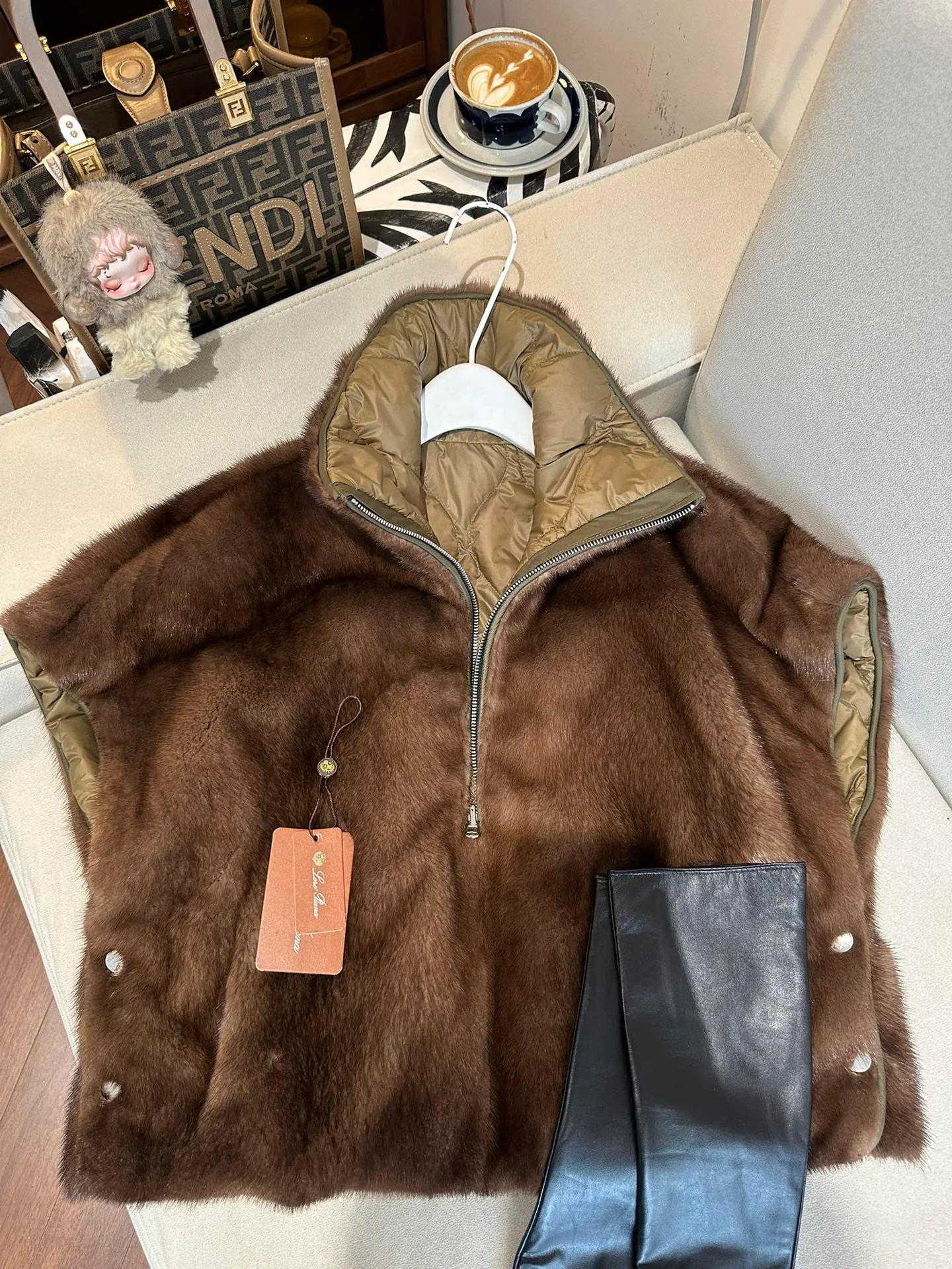 Шубы Женские Loro Piana 18536036