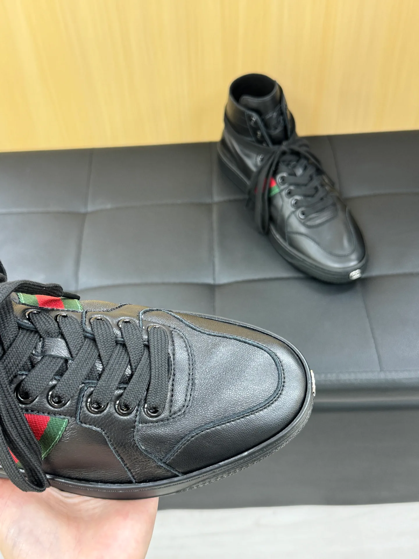 Кроссовки Женские Gucci 18708936