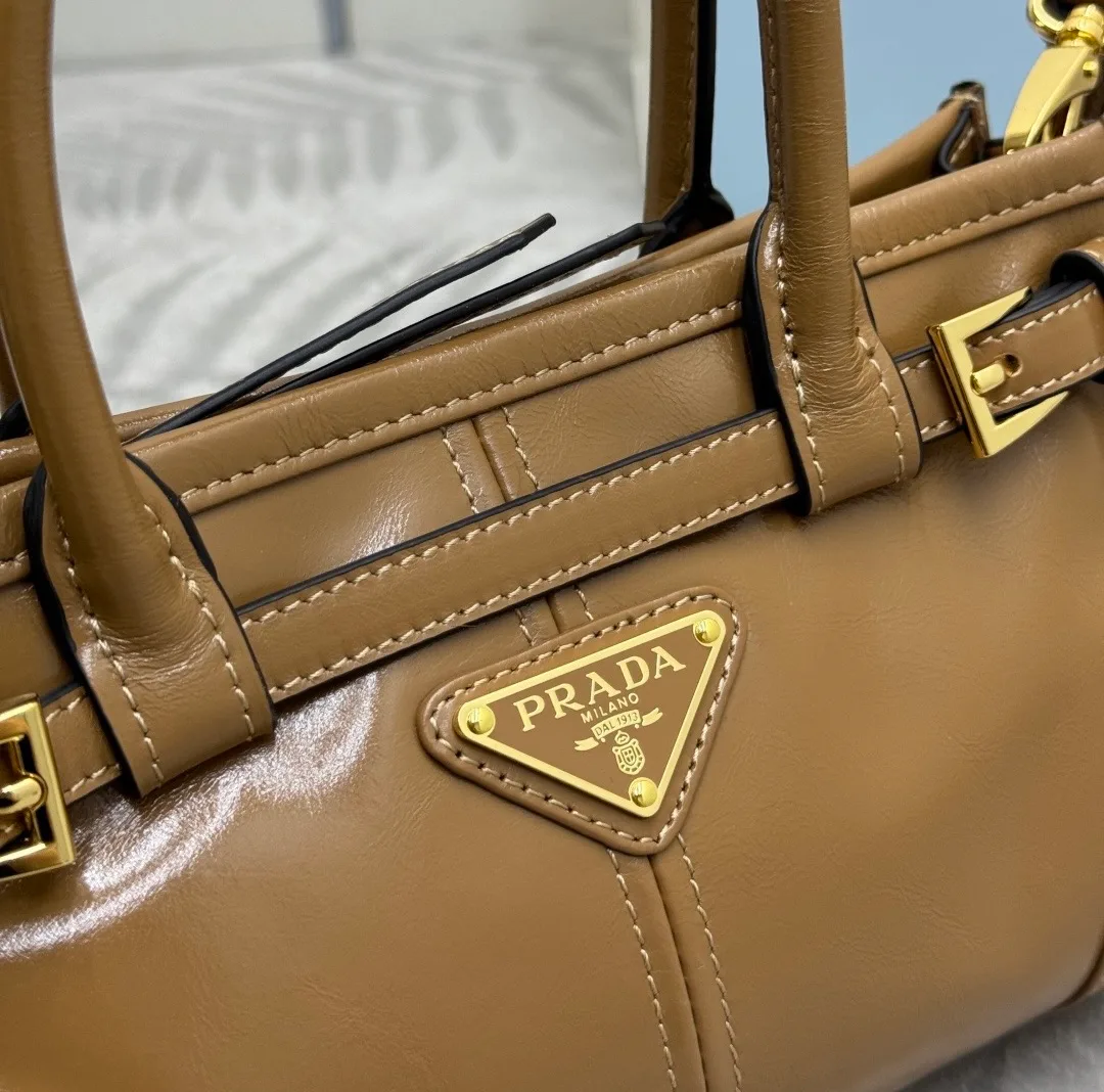 Сумки На Ремне Женские Prada 11682133