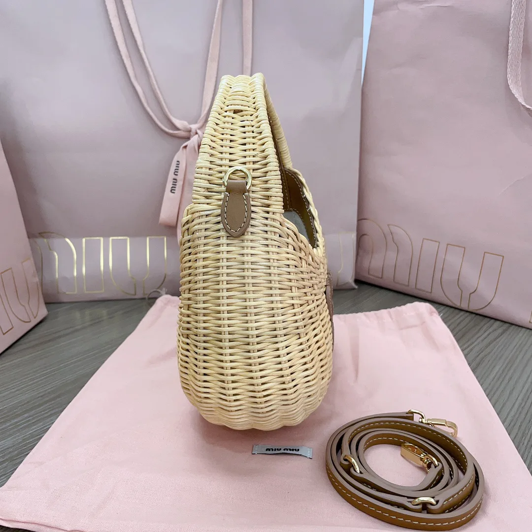 Сумки На Ремне Женские Miu Miu 18004734
