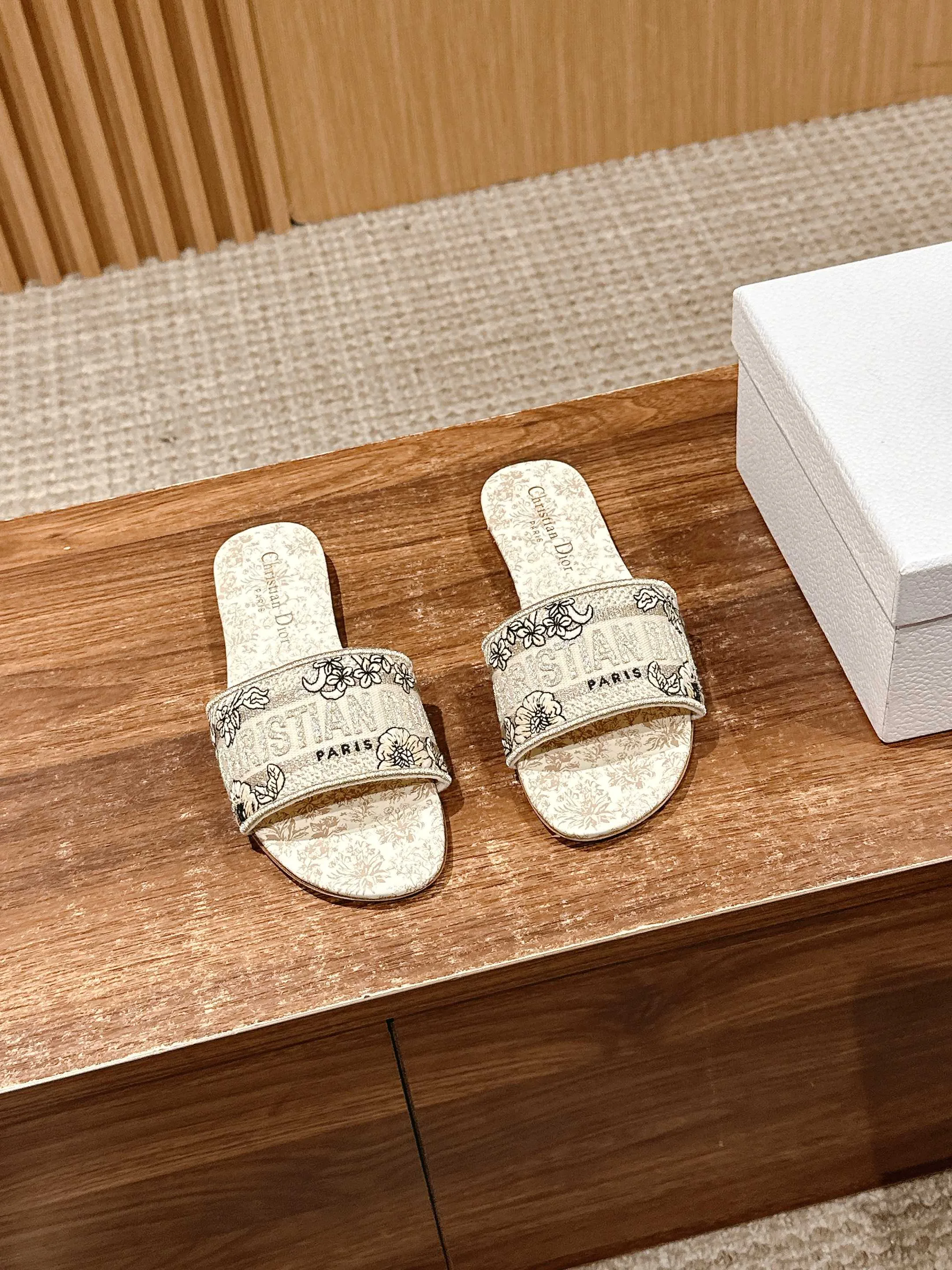 Шлепанцы Женские Christian Dior 11600098