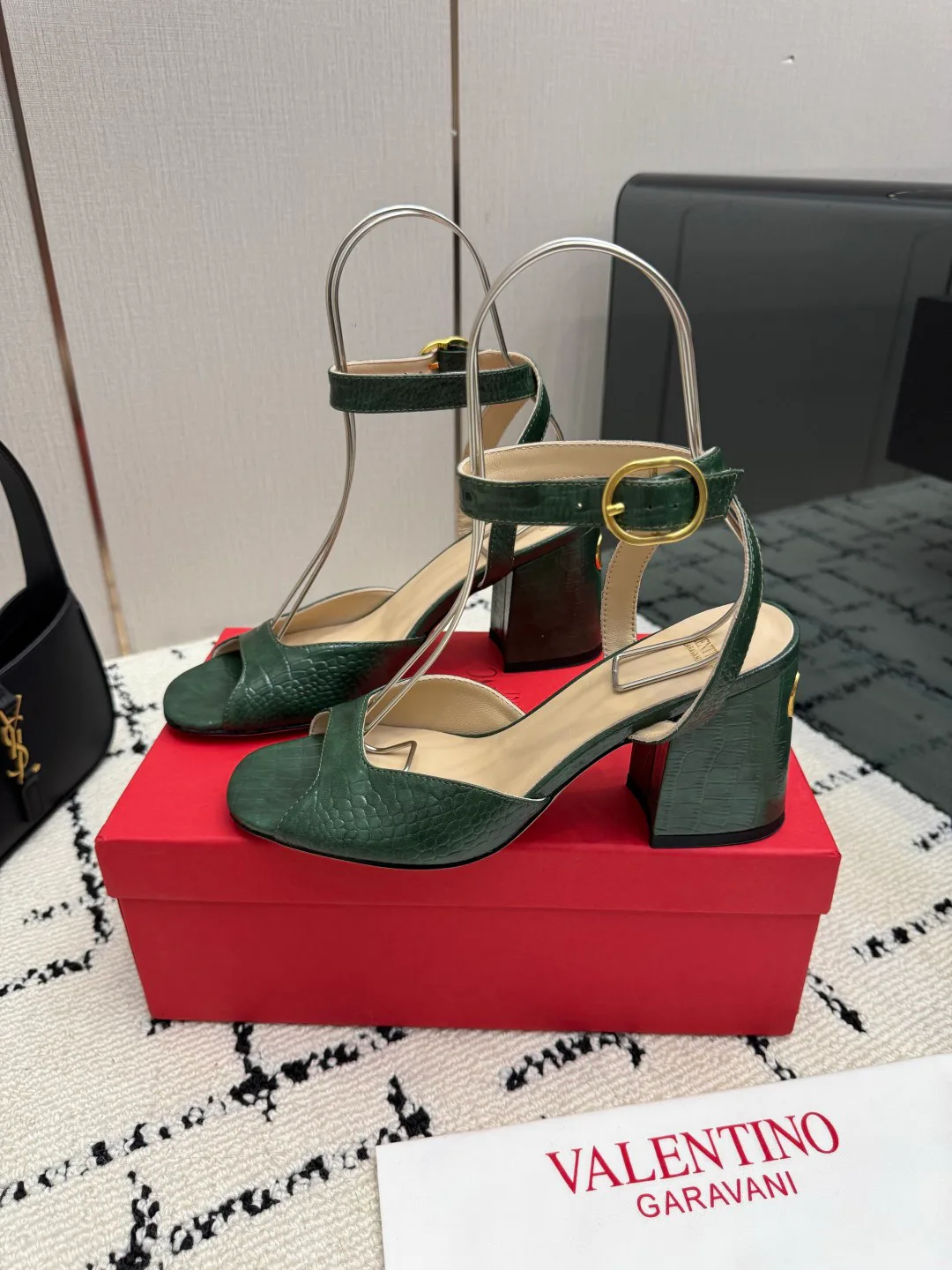 Босоножки Женские Valentino 18048995