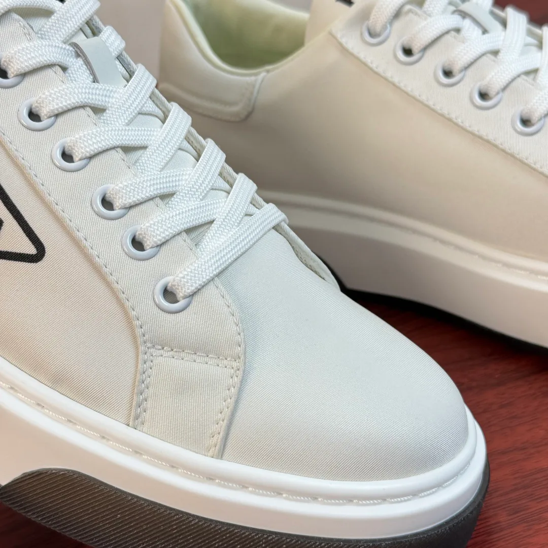 Кроссовки Мужские Prada 16935015