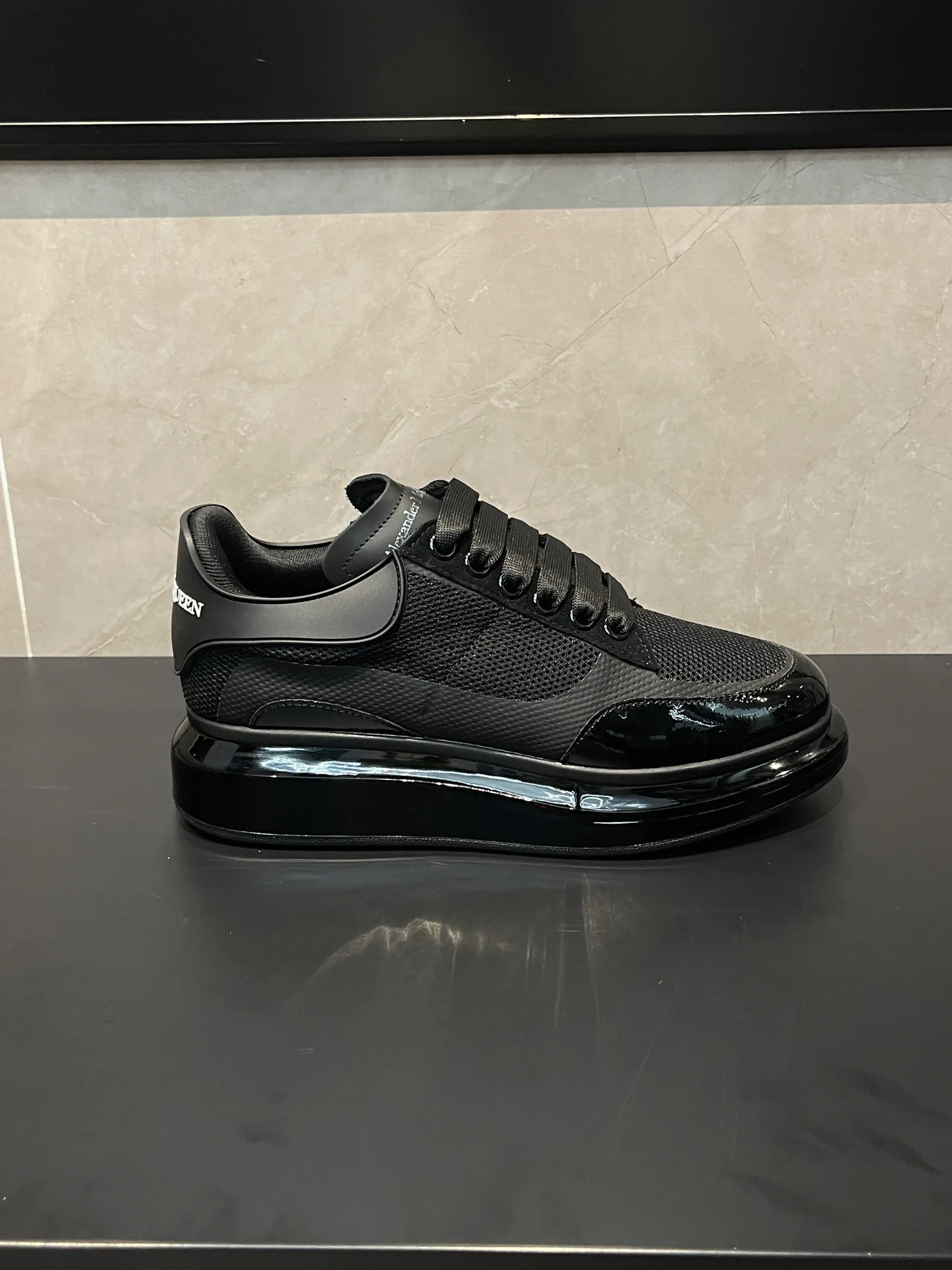 Кроссовки Женские Alexander Mcqueen 18363957