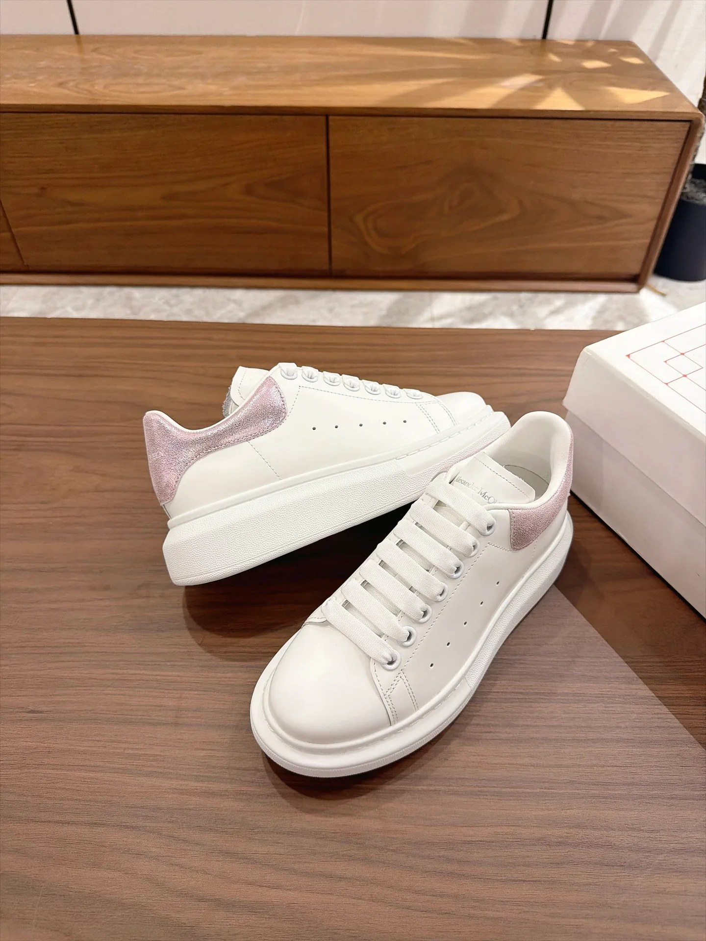 Кроссовки Женские Alexander Mcqueen 18941007