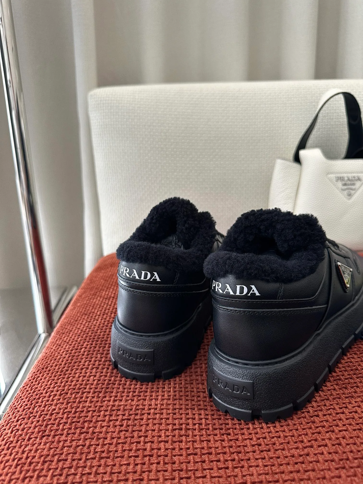 Кроссовки Женские Prada 18621063