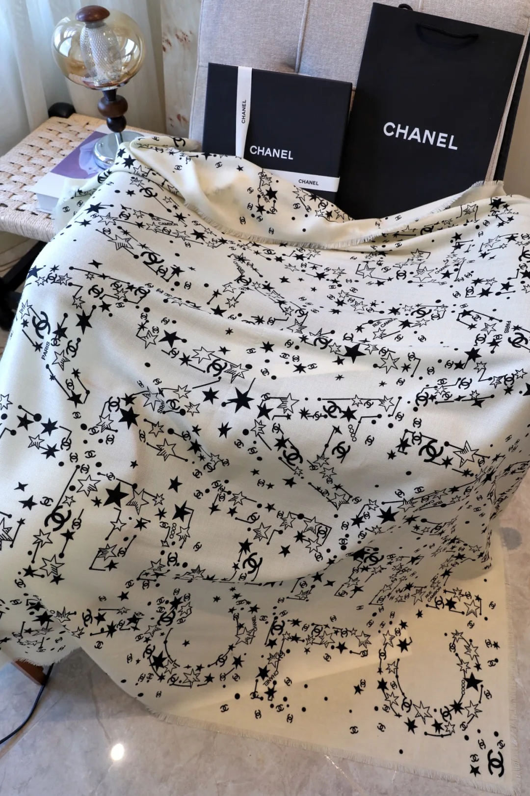 Шарфы Chanel 17799539