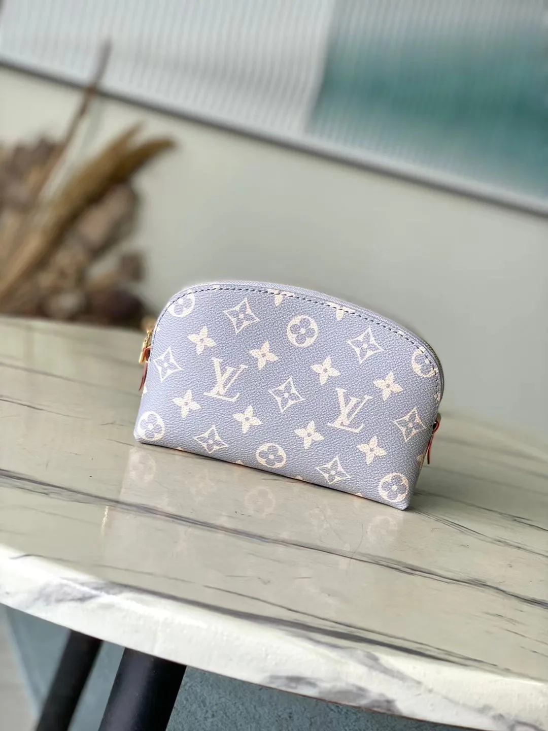 Клатчи Женские Louis Vuitton 18227603