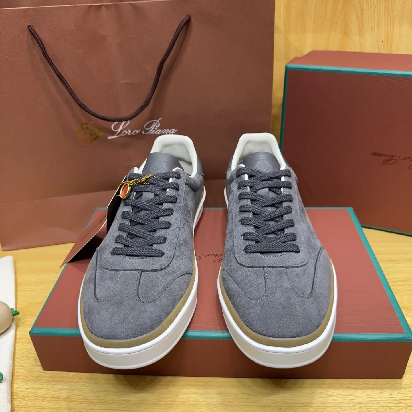 Кроссовки Женские Loro Piana 18263650