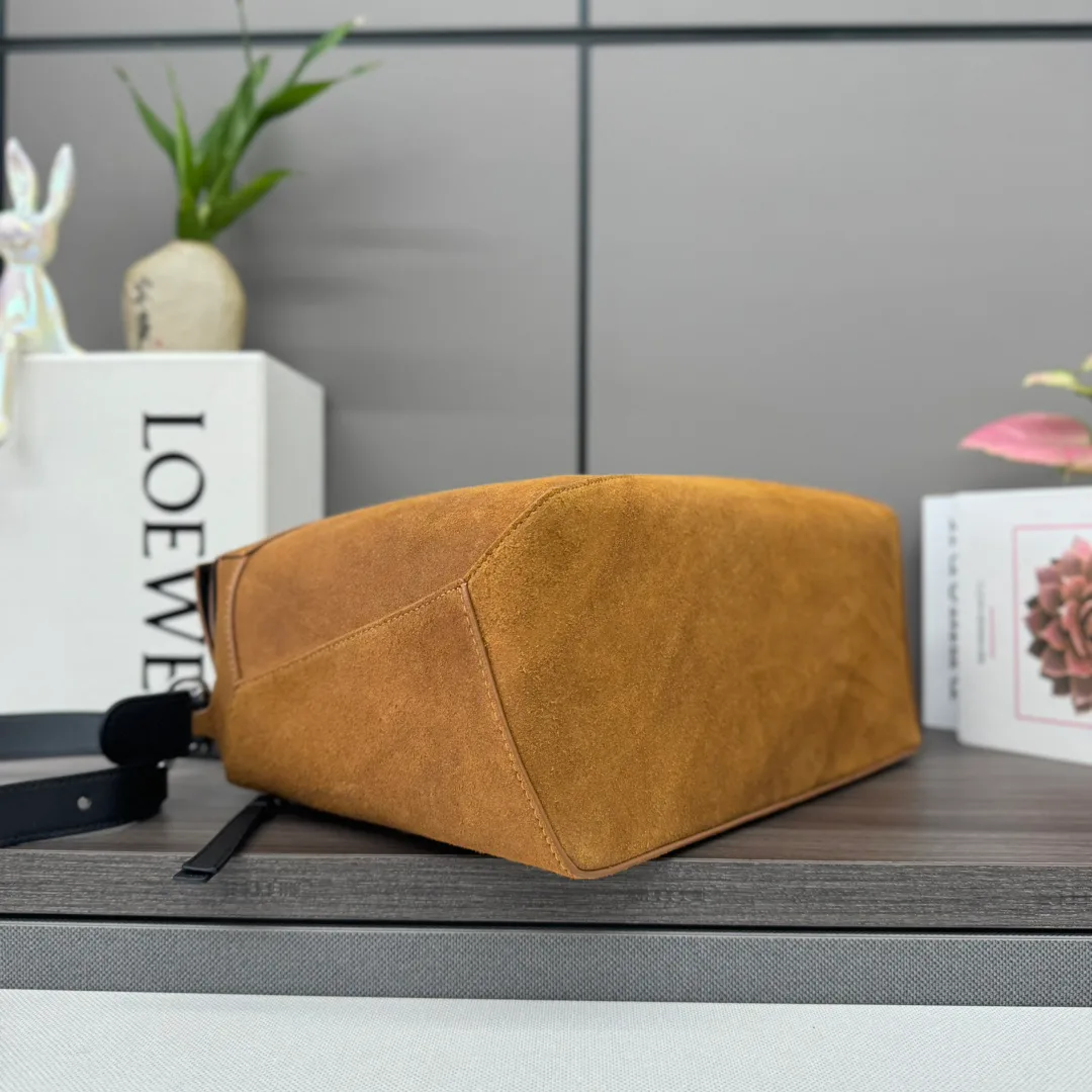 Классические Сумки Женские Loewe 18030367