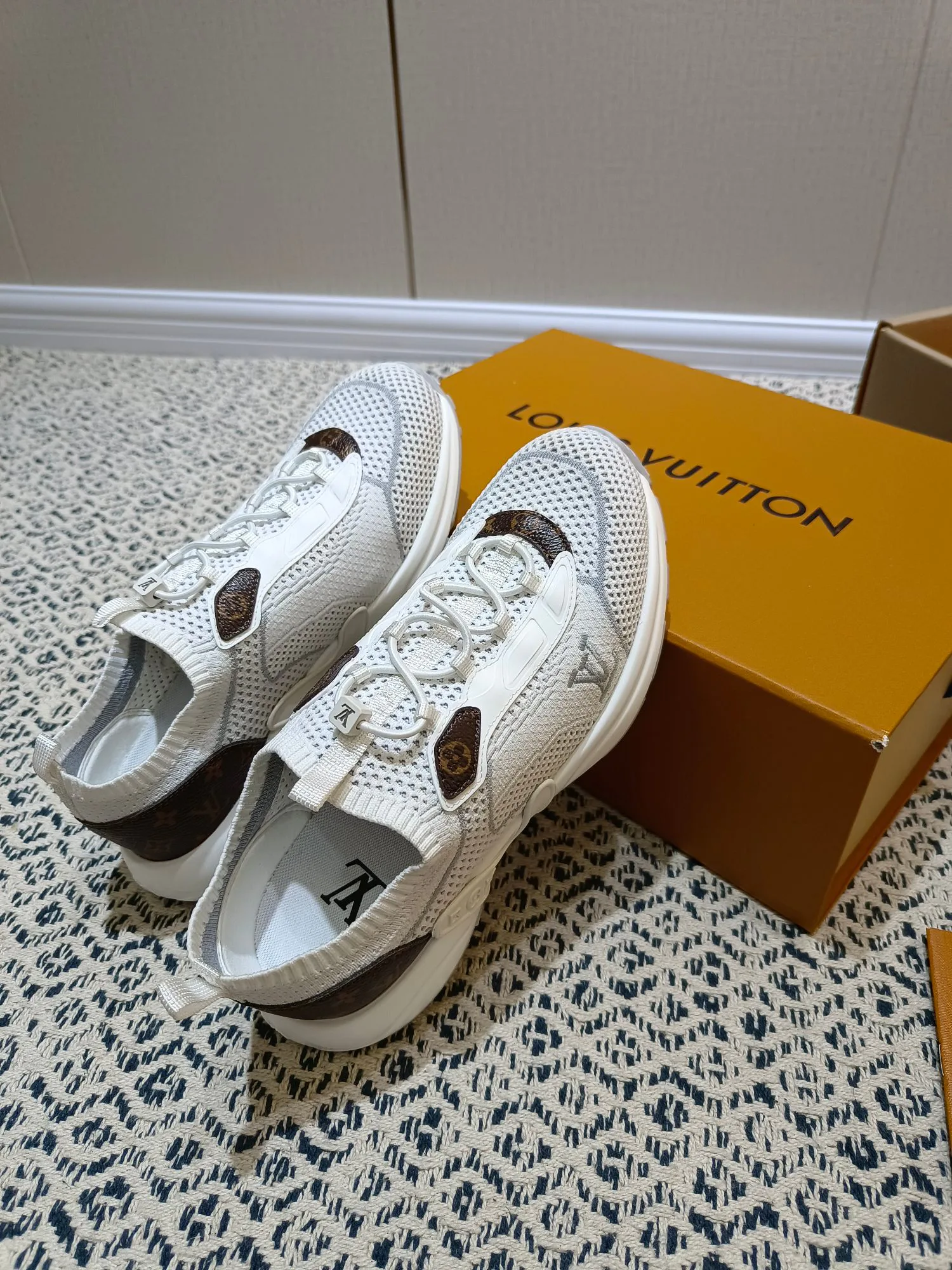 Кроссовки Женские Louis Vuitton 60776