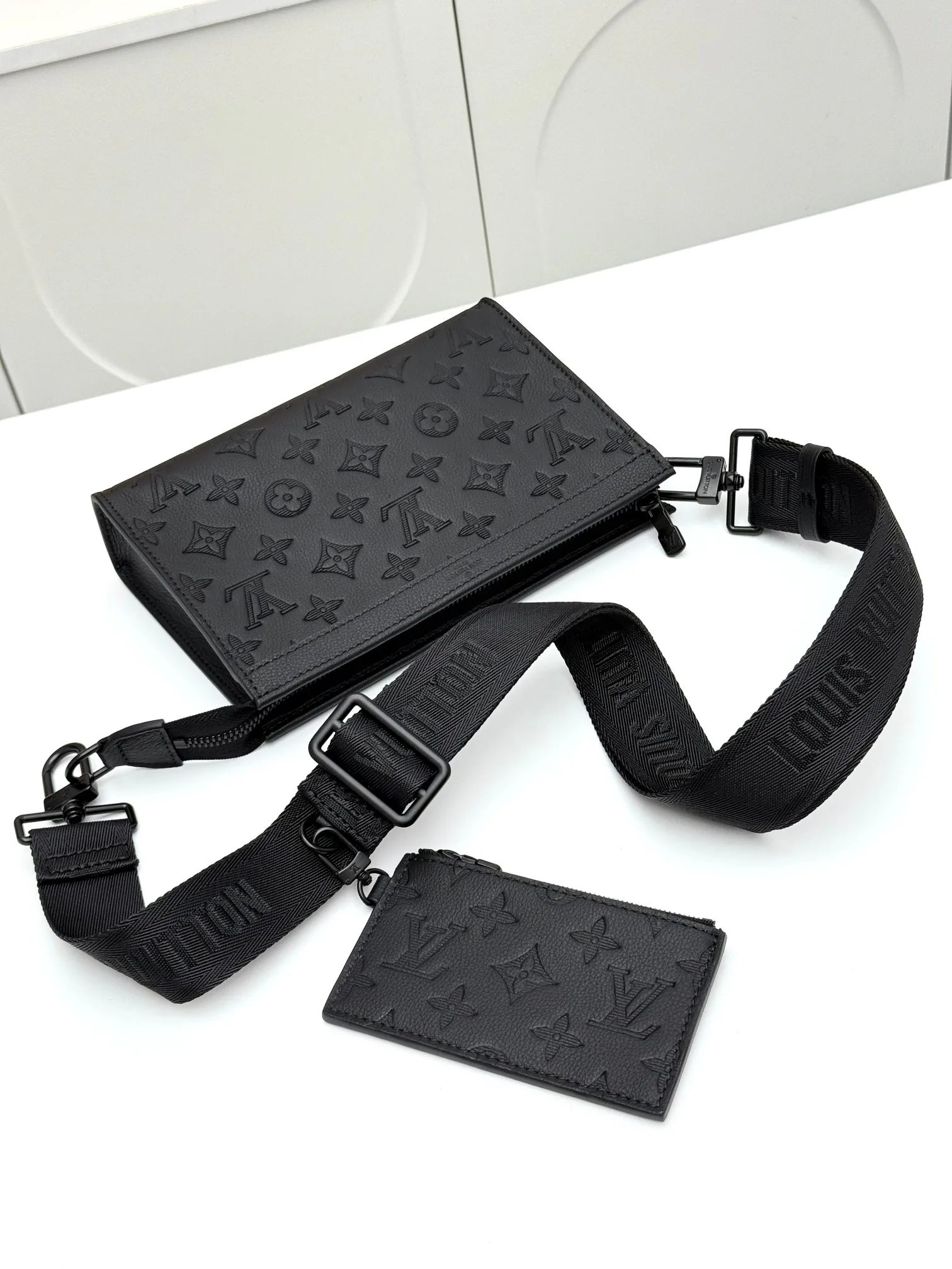 Сумки На Ремне Женские Louis Vuitton 17802502