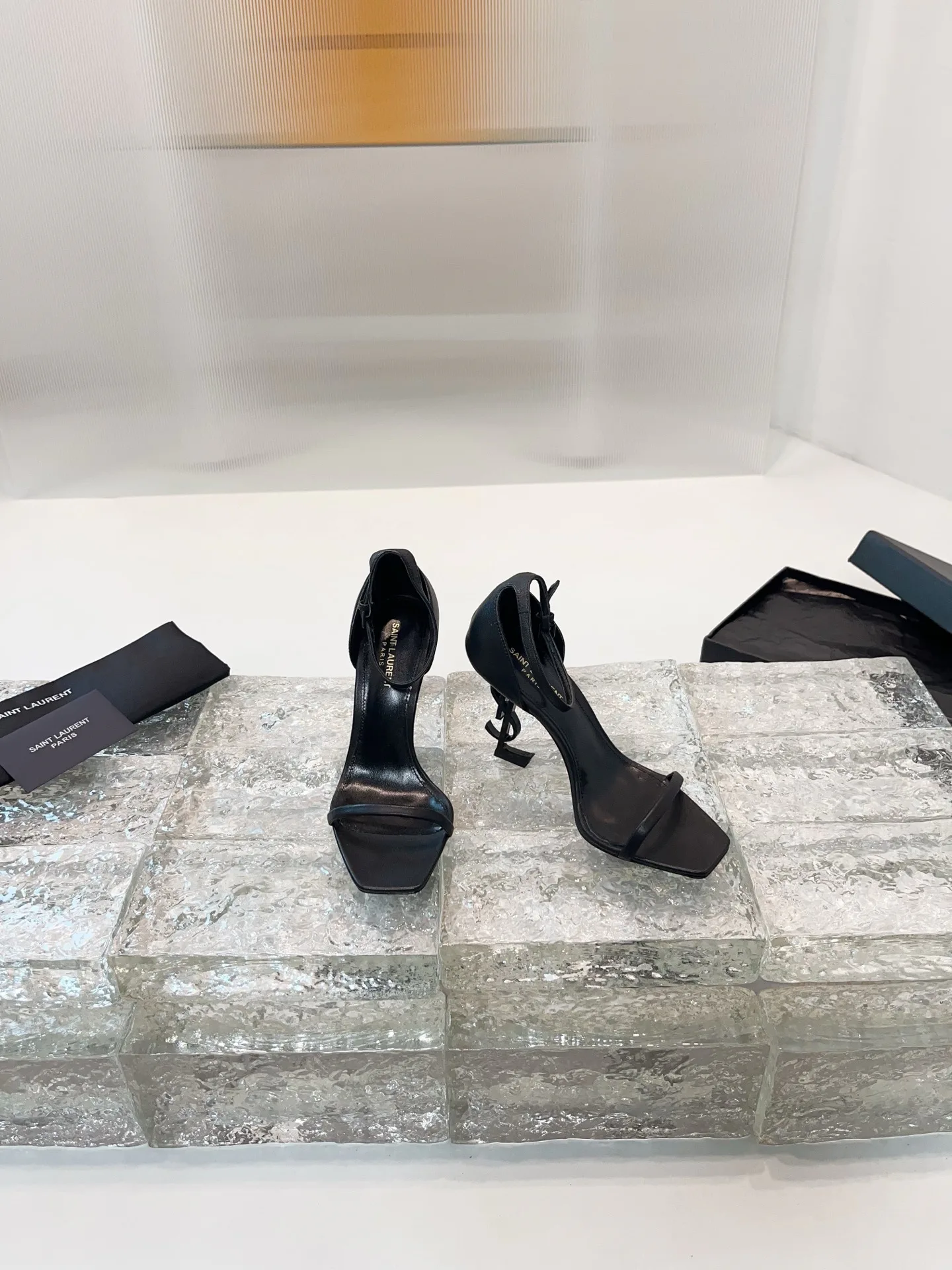 Босоножки Женские Saint Laurent 11278434