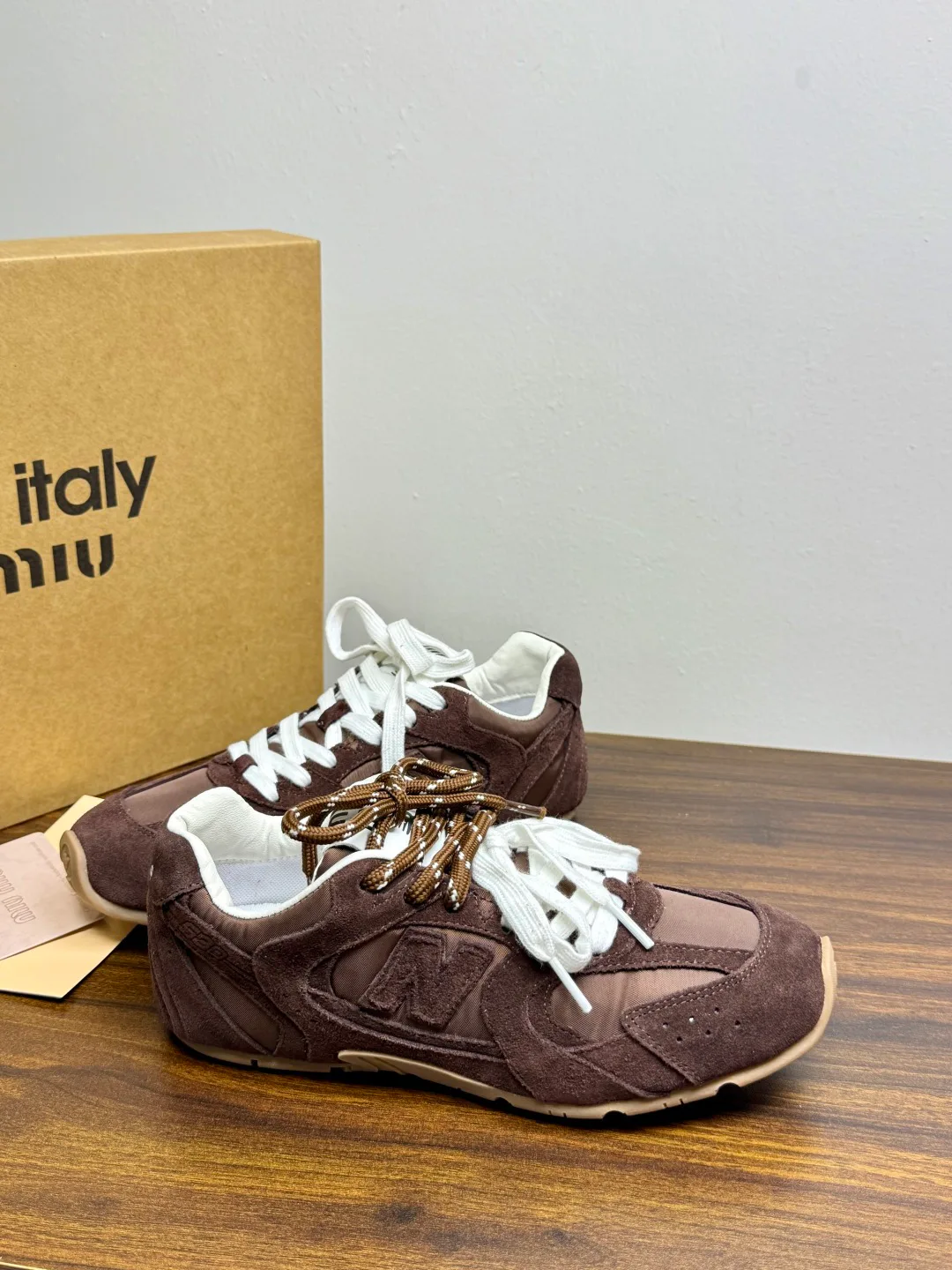 Кроссовки Женские Miu Miu 18961437