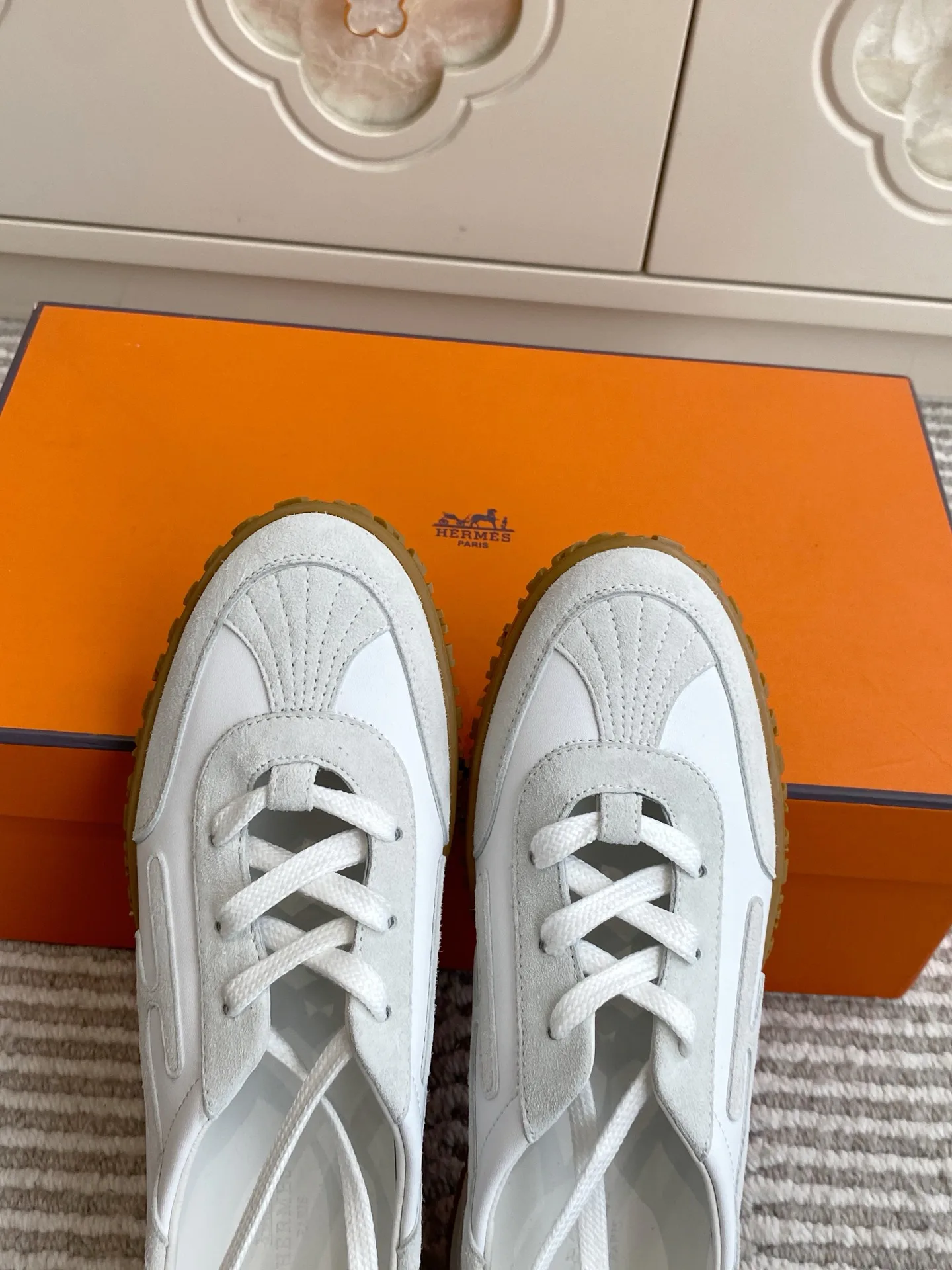 Кроссовки Женские Hermes 17476182