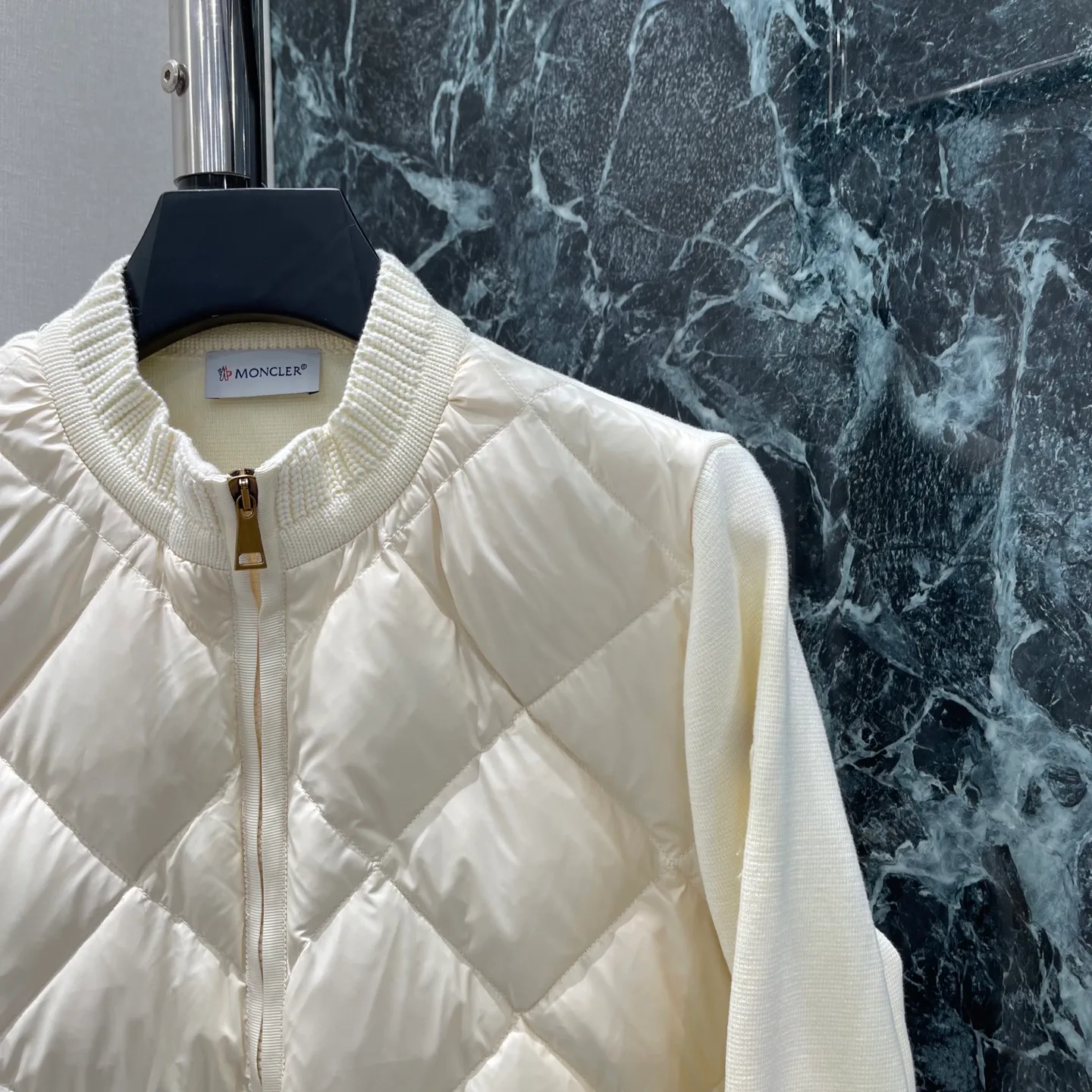 Куртки И Пуховики Женские Moncler 18030711