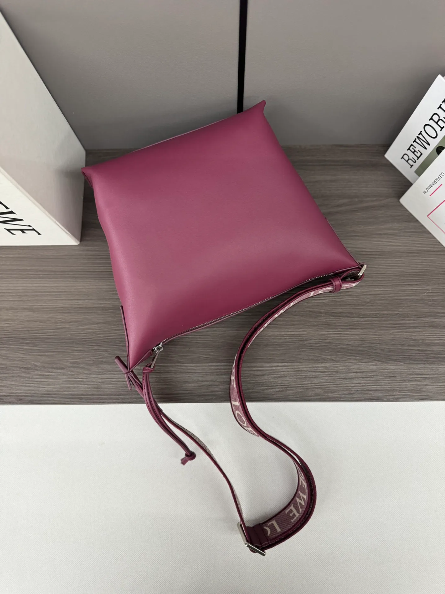 Сумки На Ремне Женские Loewe 11674470
