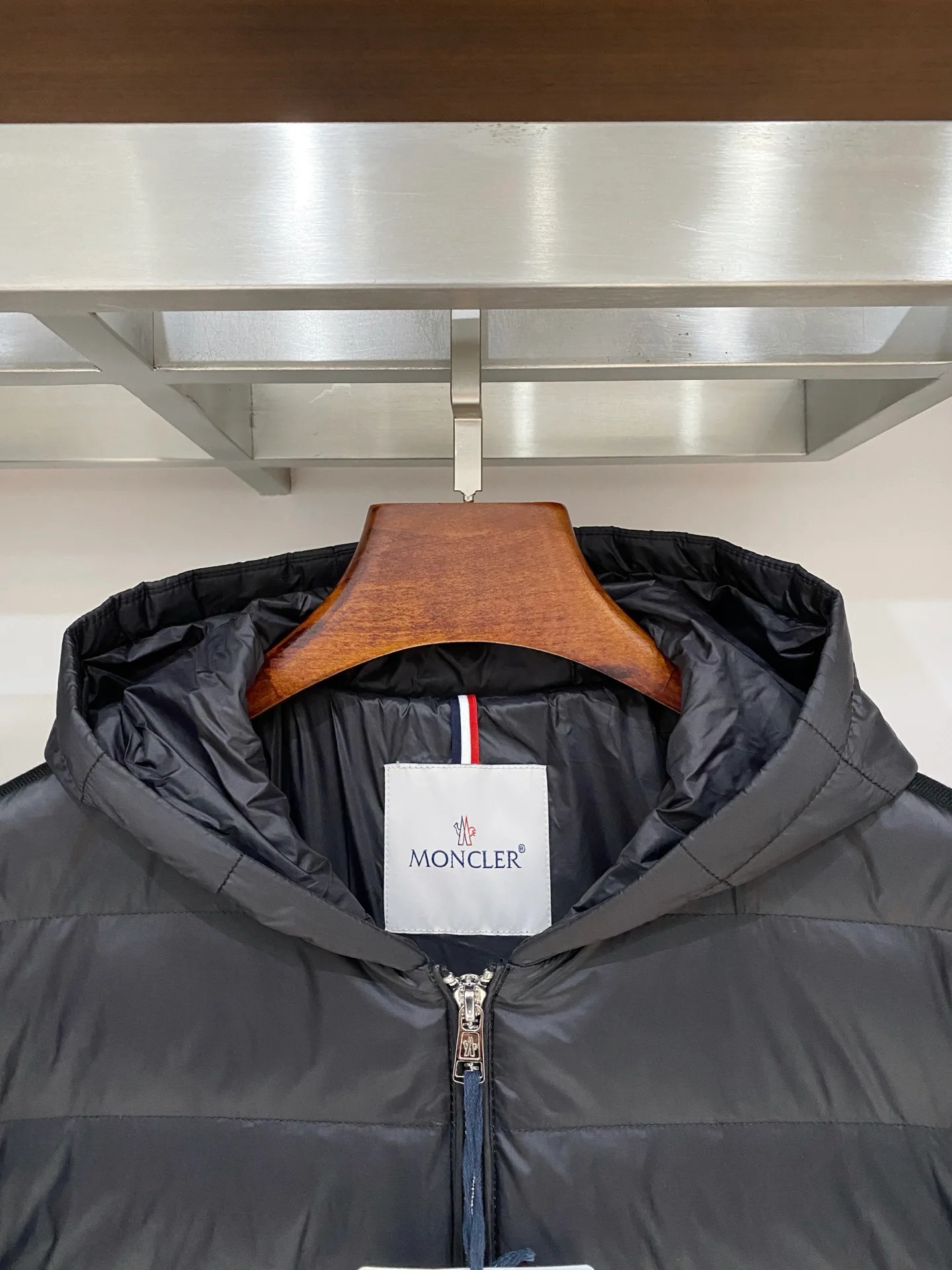 Куртки И Пуховики Мужские Moncler 2656712