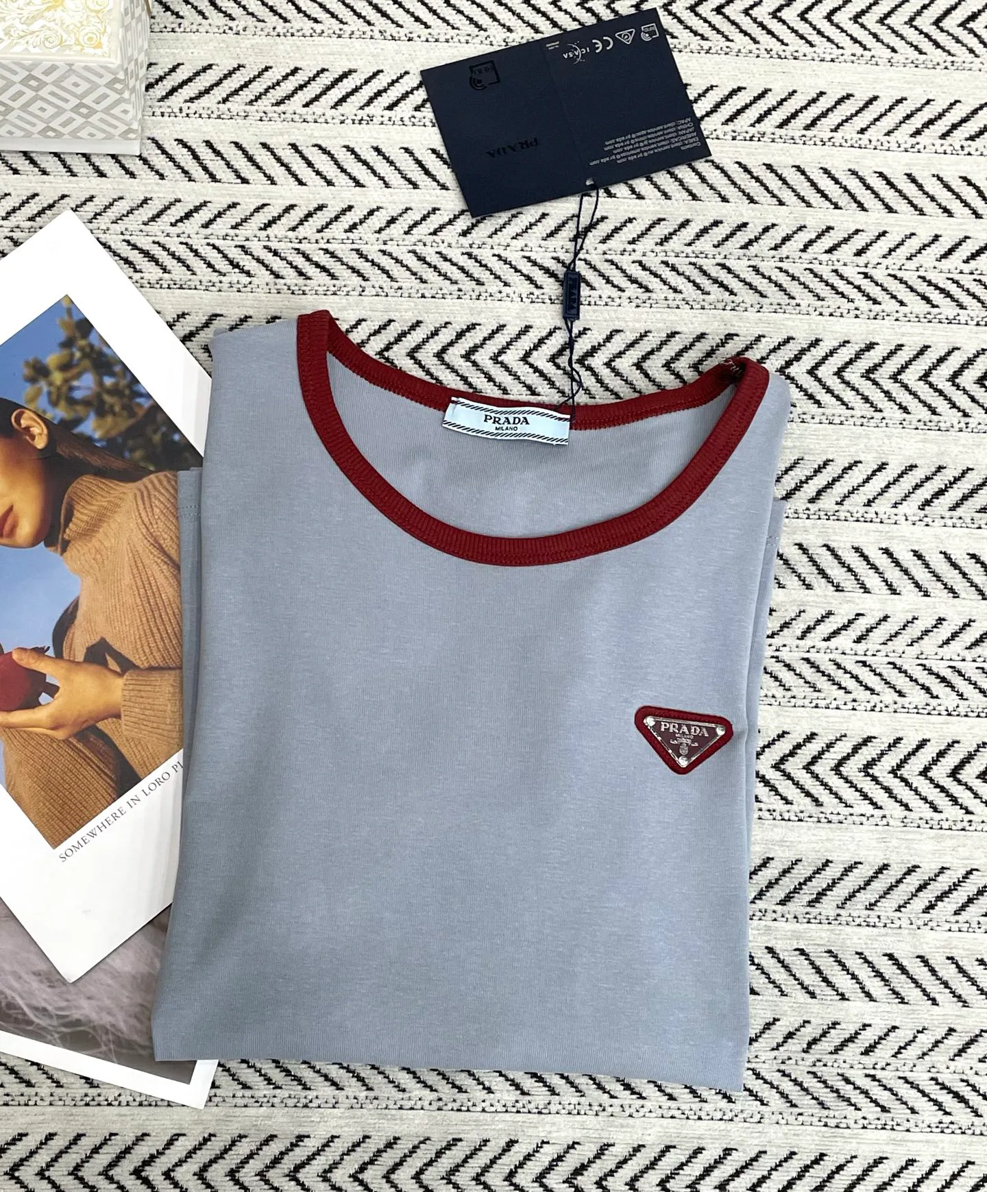 Футболки Женские Prada 11639698